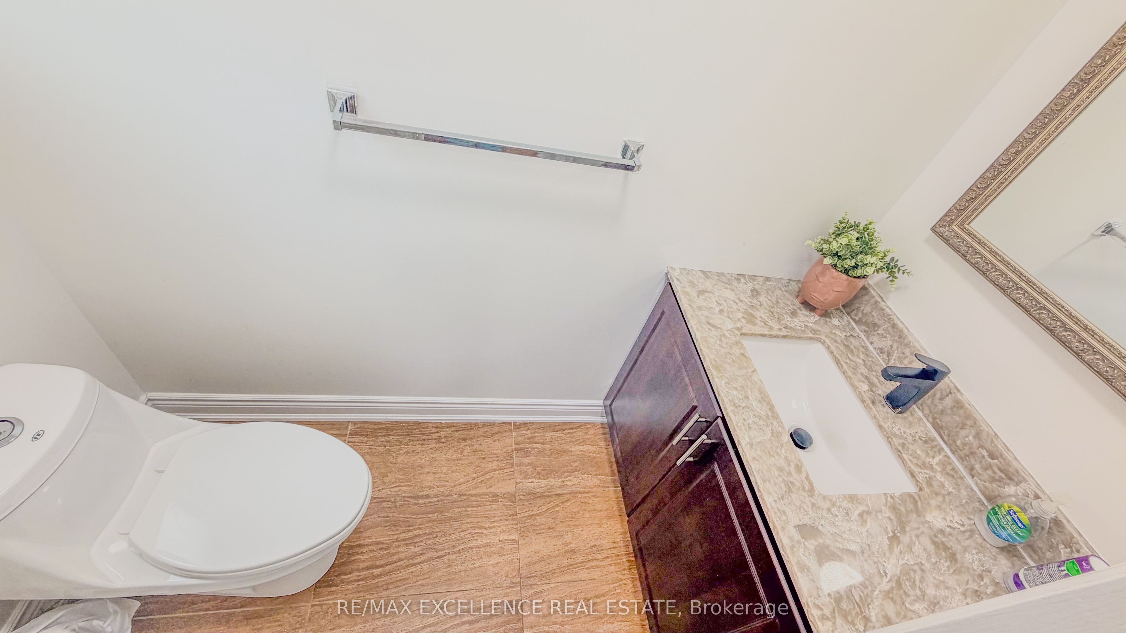 303 Hickory Circle Property Photo 6