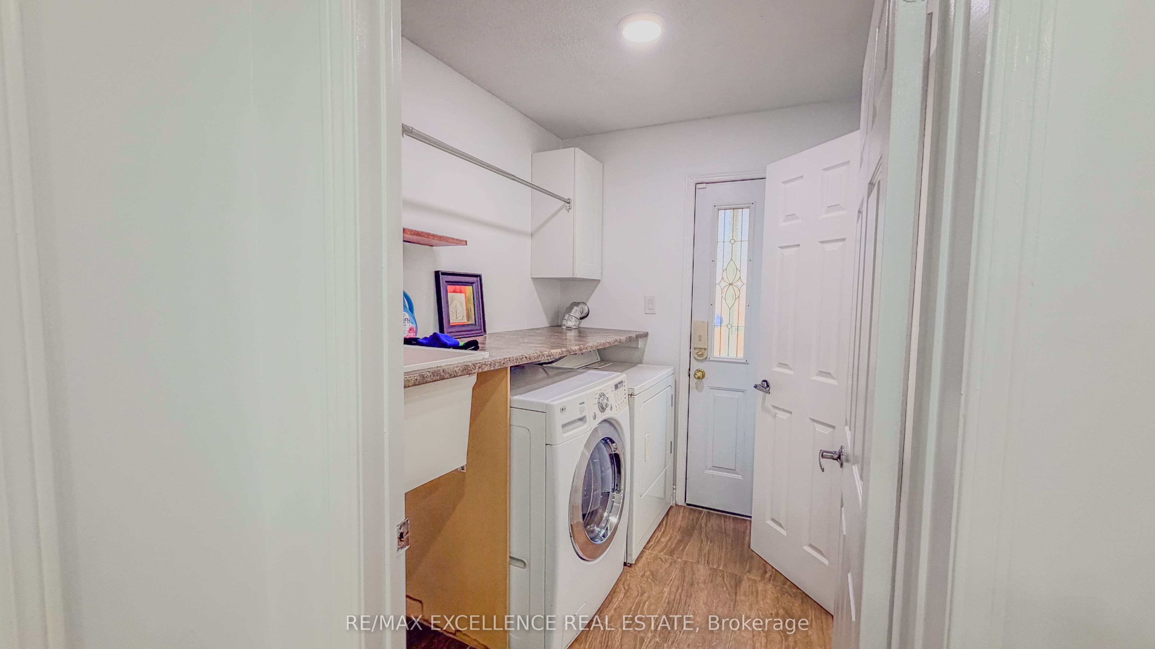 303 Hickory Circle Property Photo 7