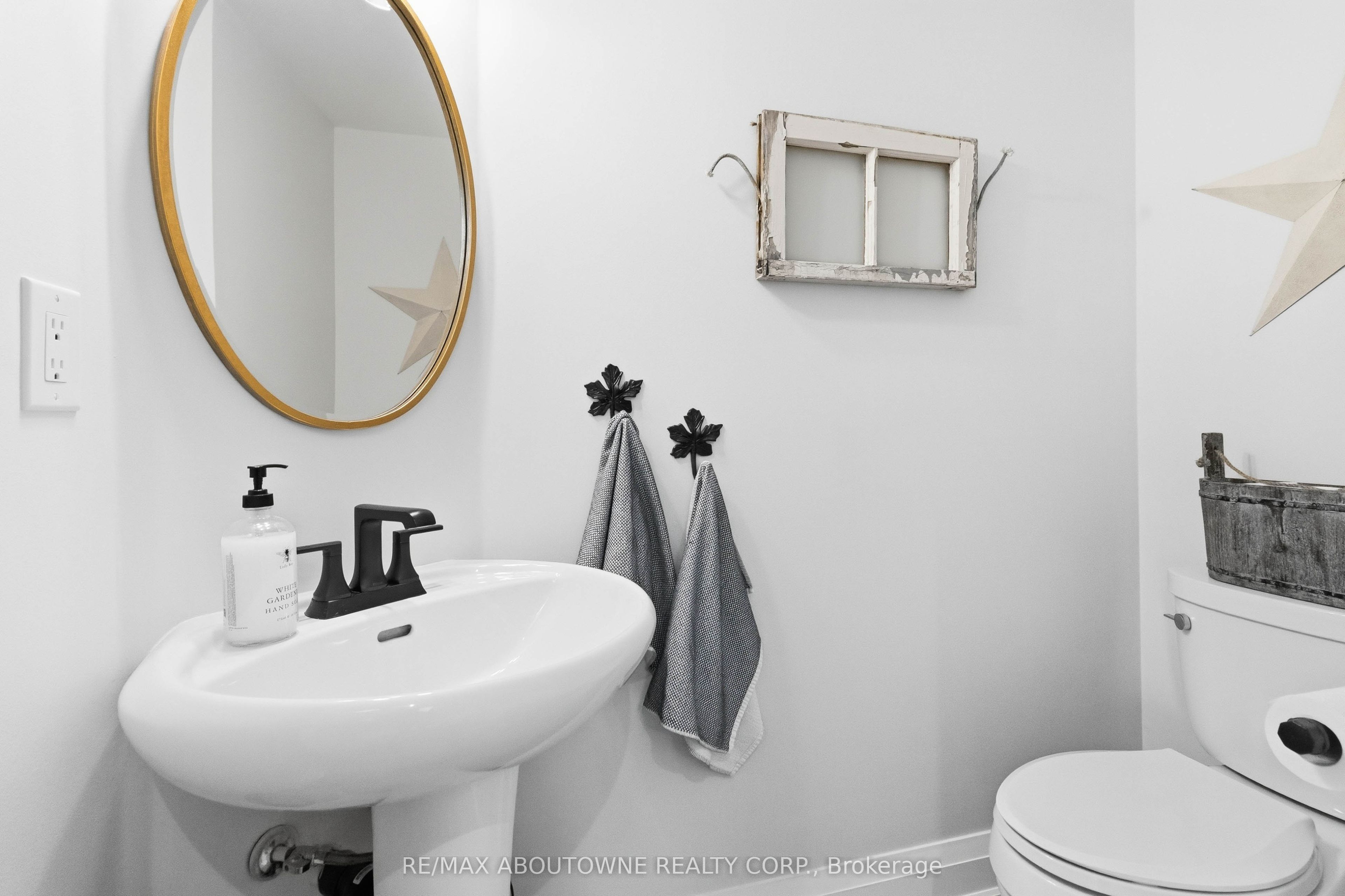 2228 Jillian Lane Property Photo 13