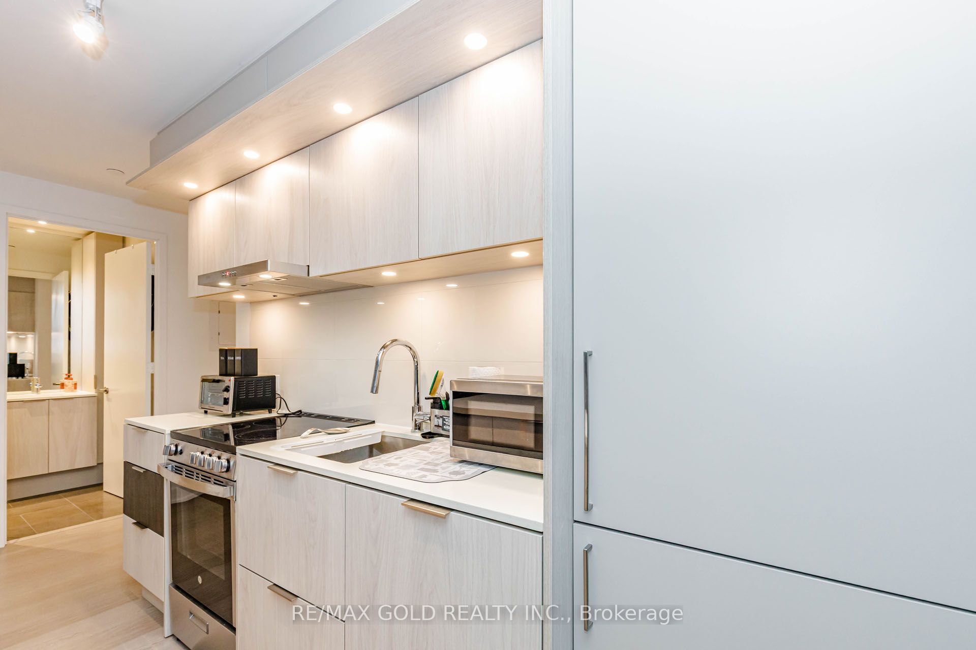 448 Burnhamthorpe Road 4408 Property Photo 18