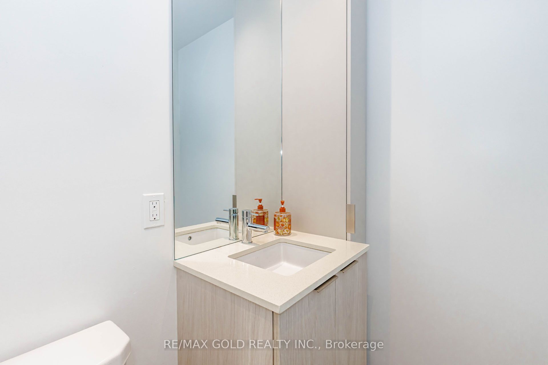 448 Burnhamthorpe Road 4408 Property Photo 38