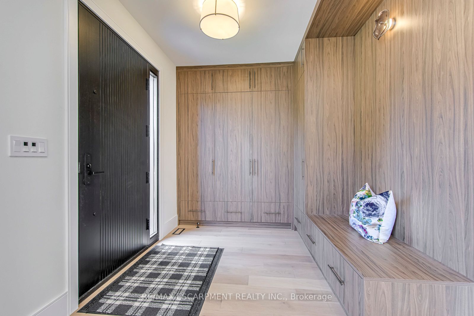 1411 Mountain Grove Avenue Property Photo 4