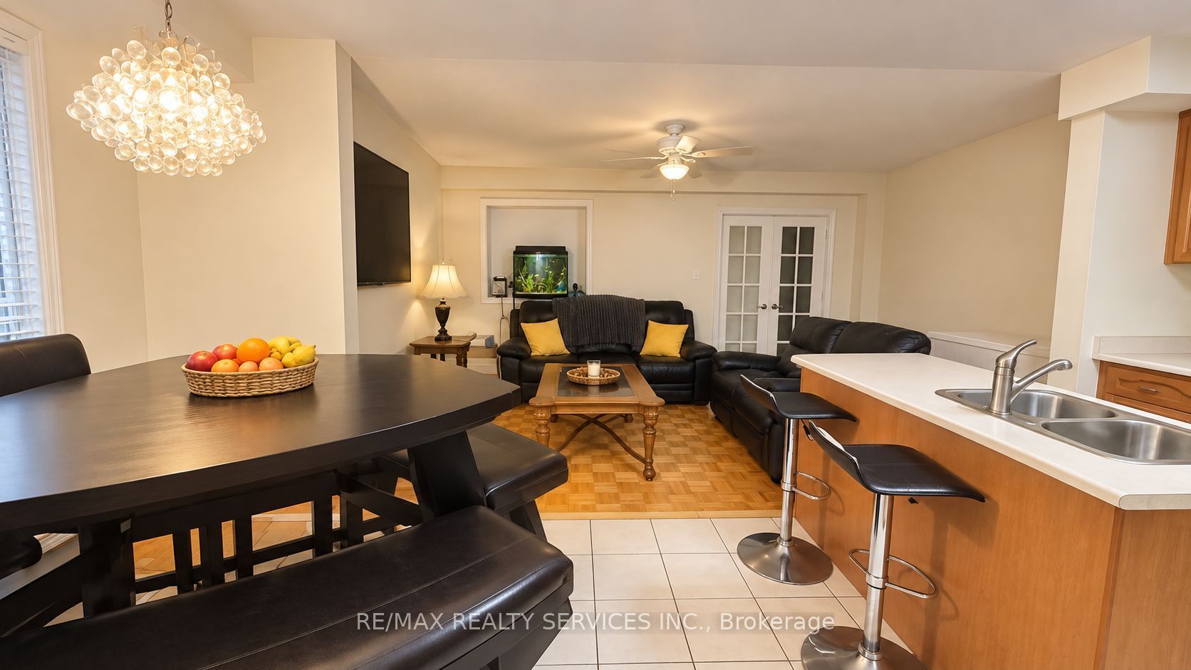 39 Cadillac Crescent Property Photo 2