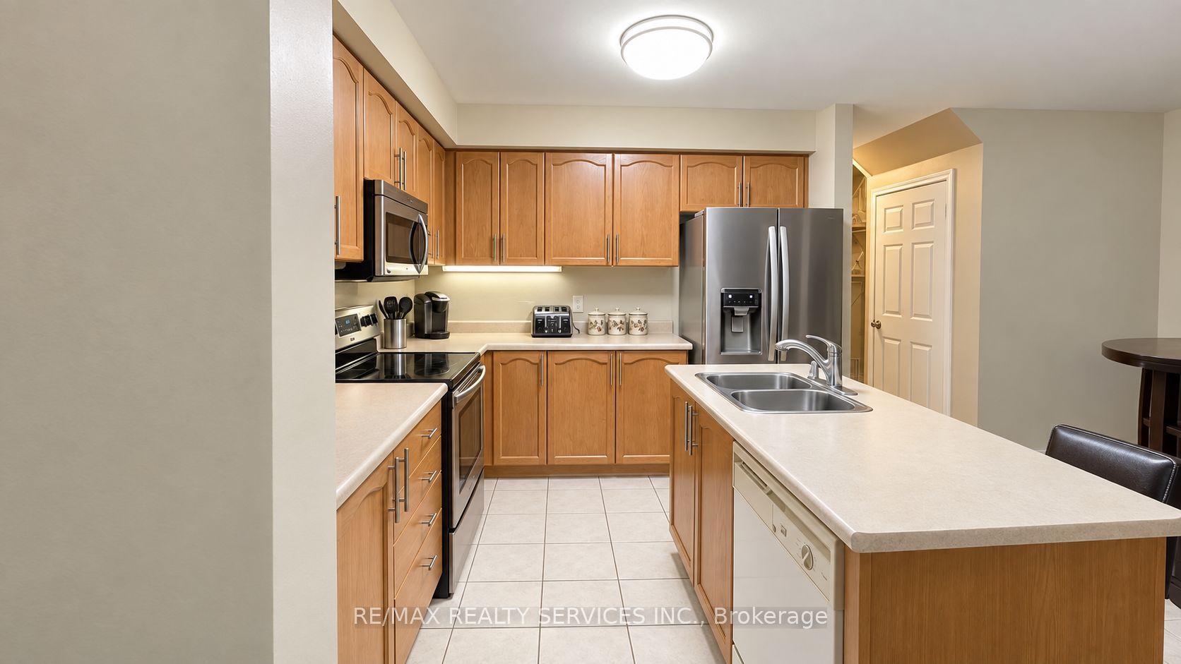 39 Cadillac Crescent Property Photo 4
