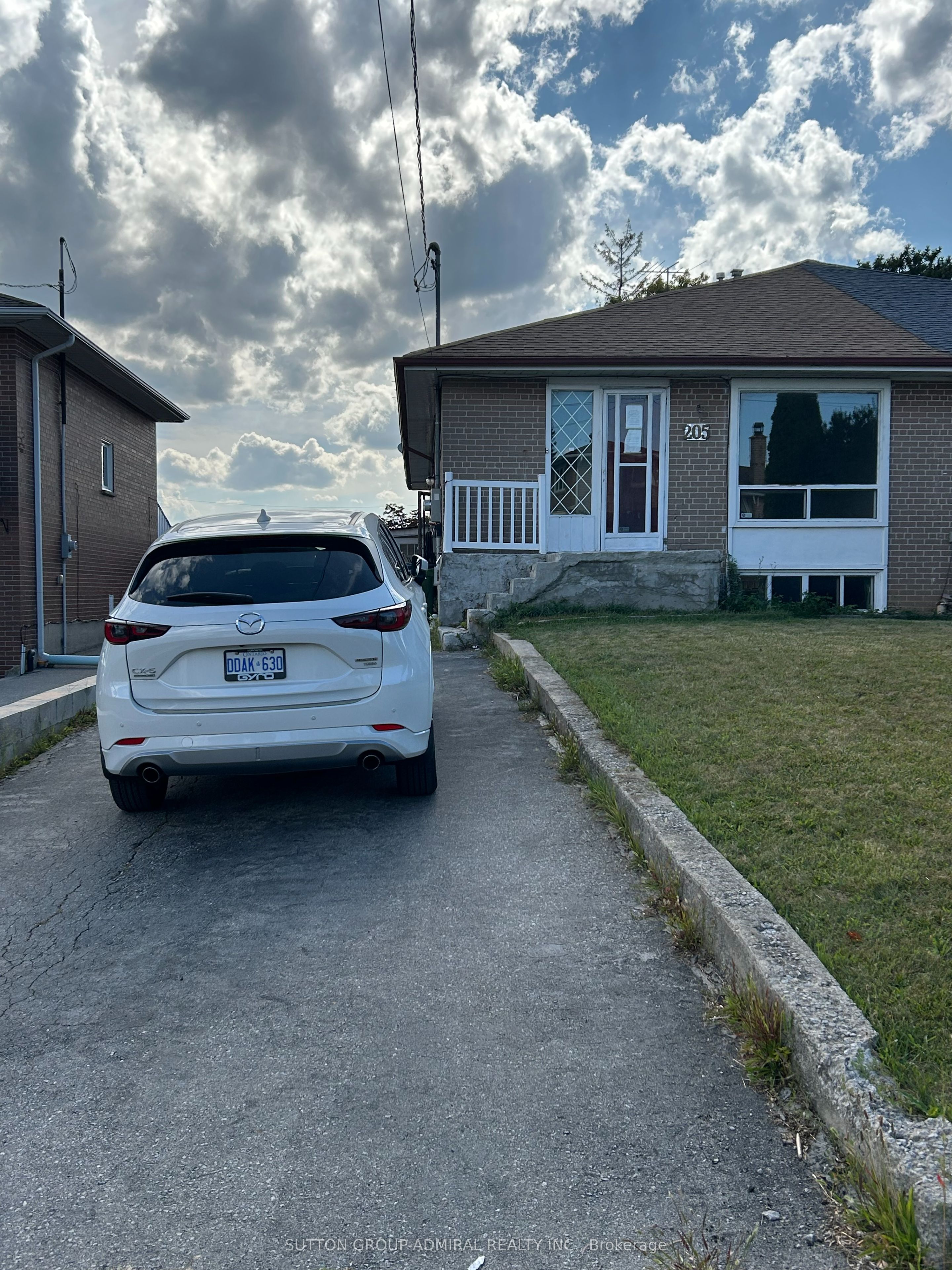 205 St Lucie Drive Property Photo 1