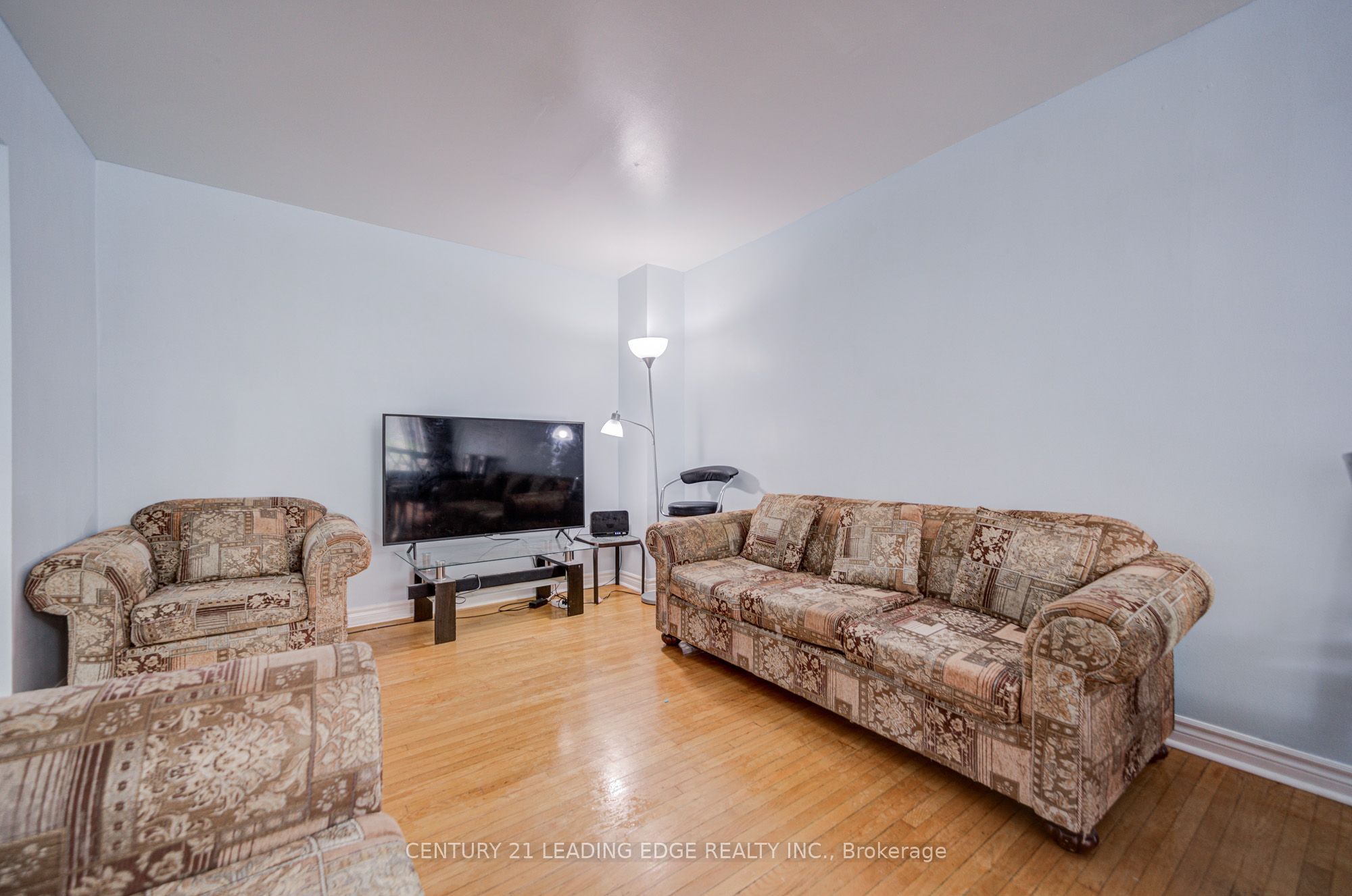 268 Fleetwood Crescent 285 Property Photo 11
