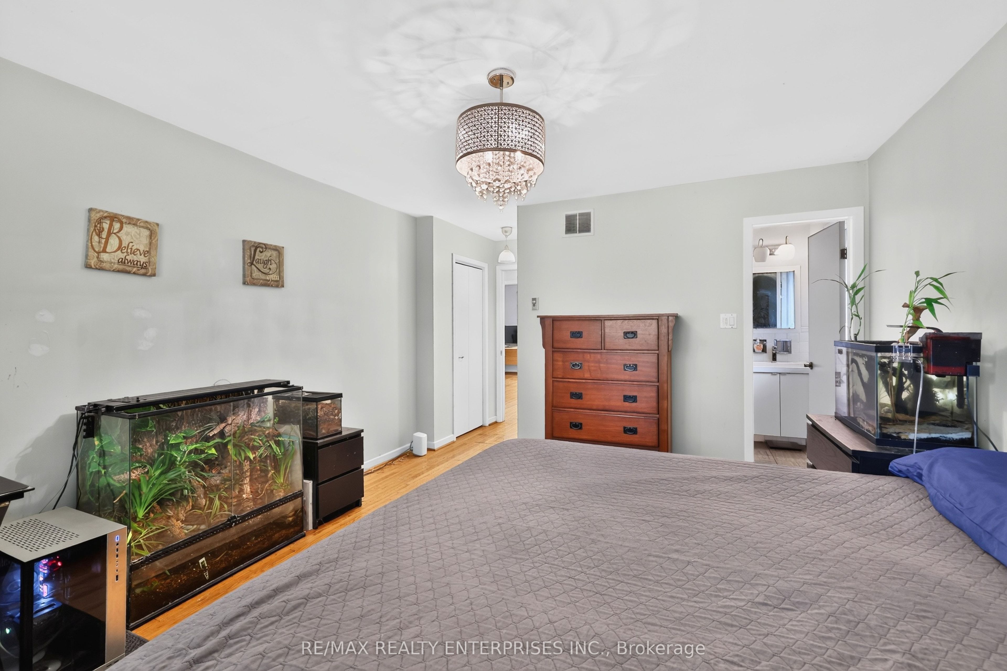 975 Cresthampton Lane Property Photo 17