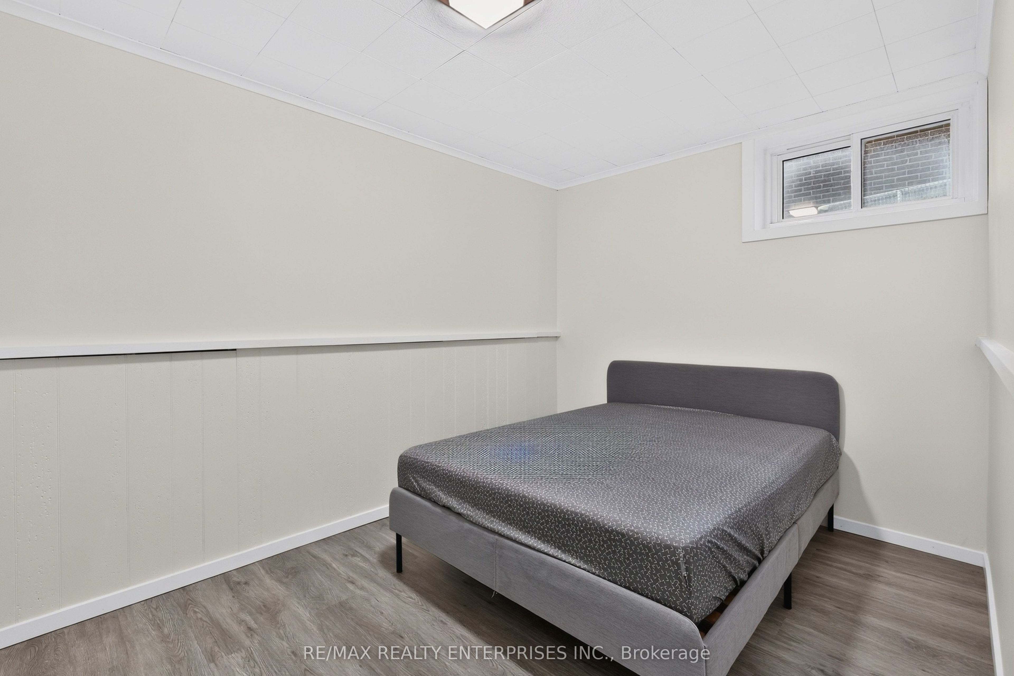 975 Cresthampton Lane Property Photo 33