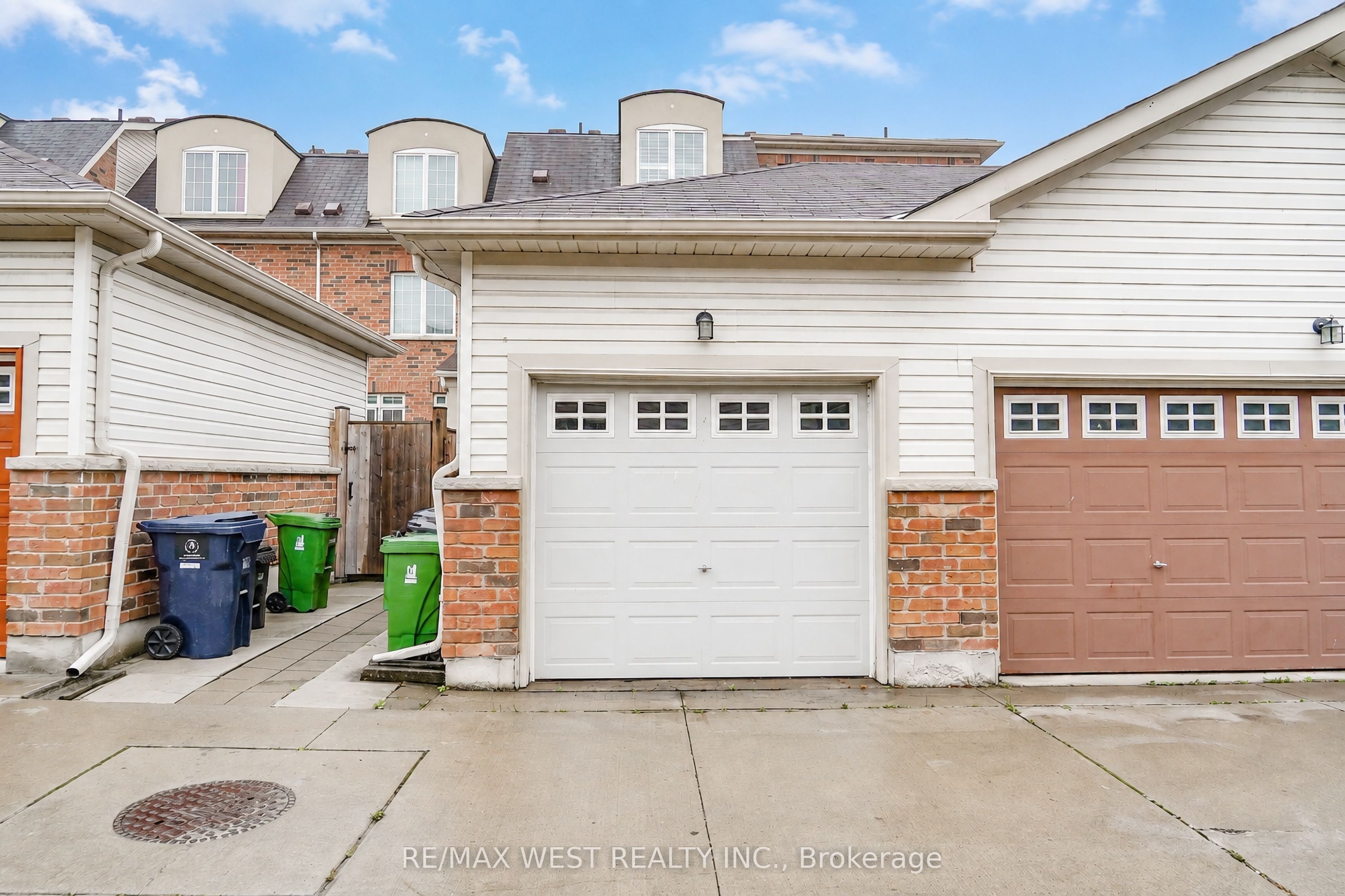 221 Isaac Devins Boulevard Property Photo 12