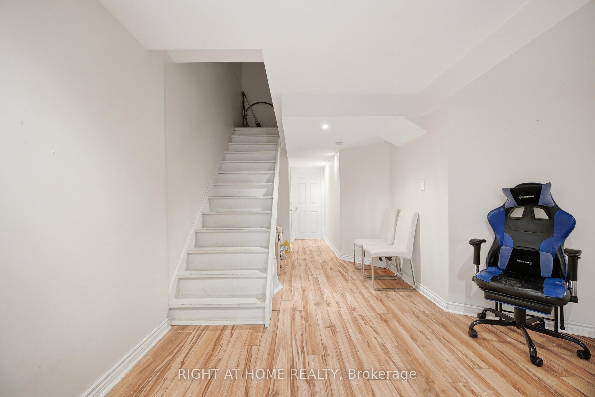 8 Richelieu Court Property Photo 17