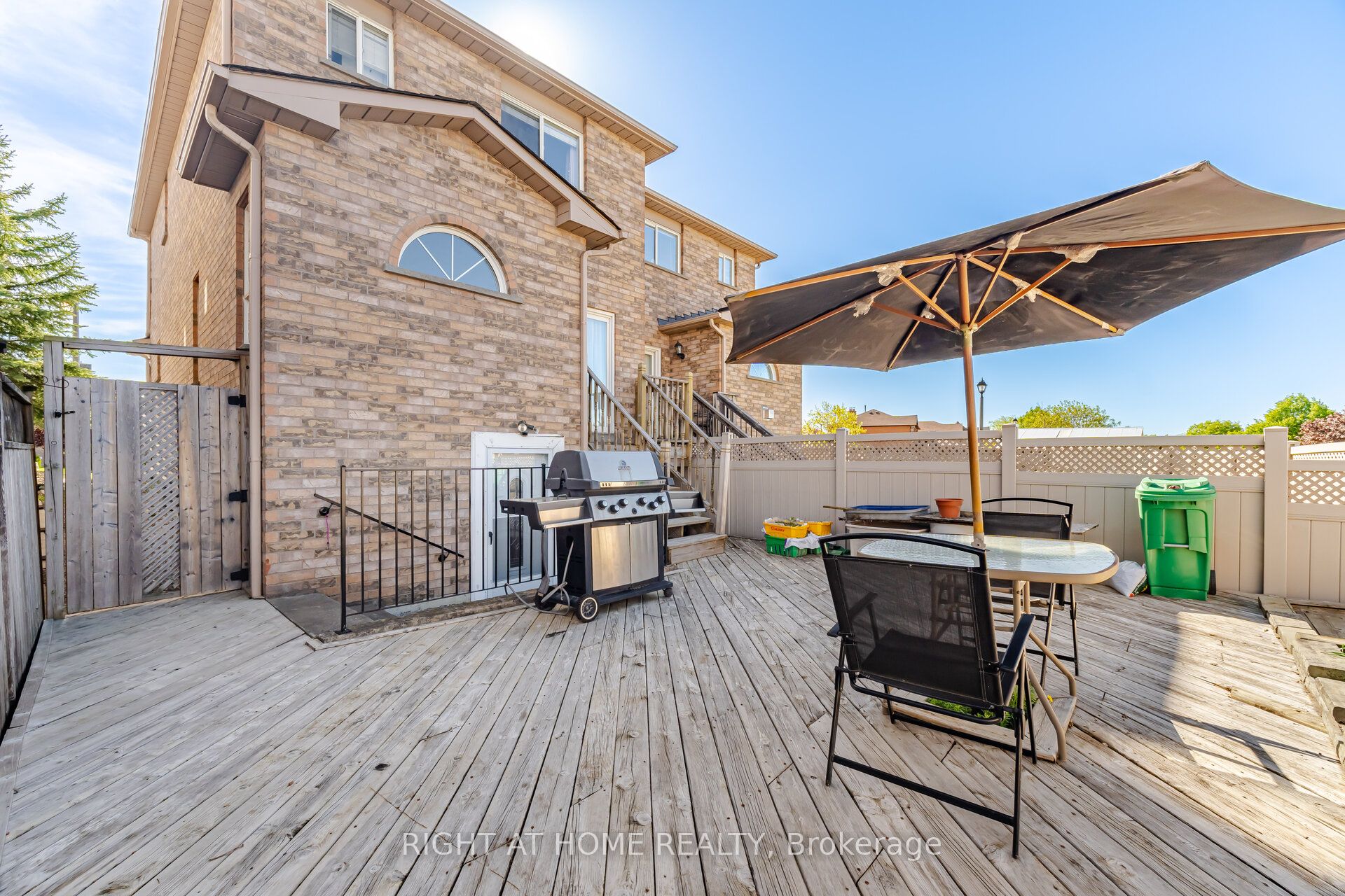 8 Richelieu Court Property Photo 25
