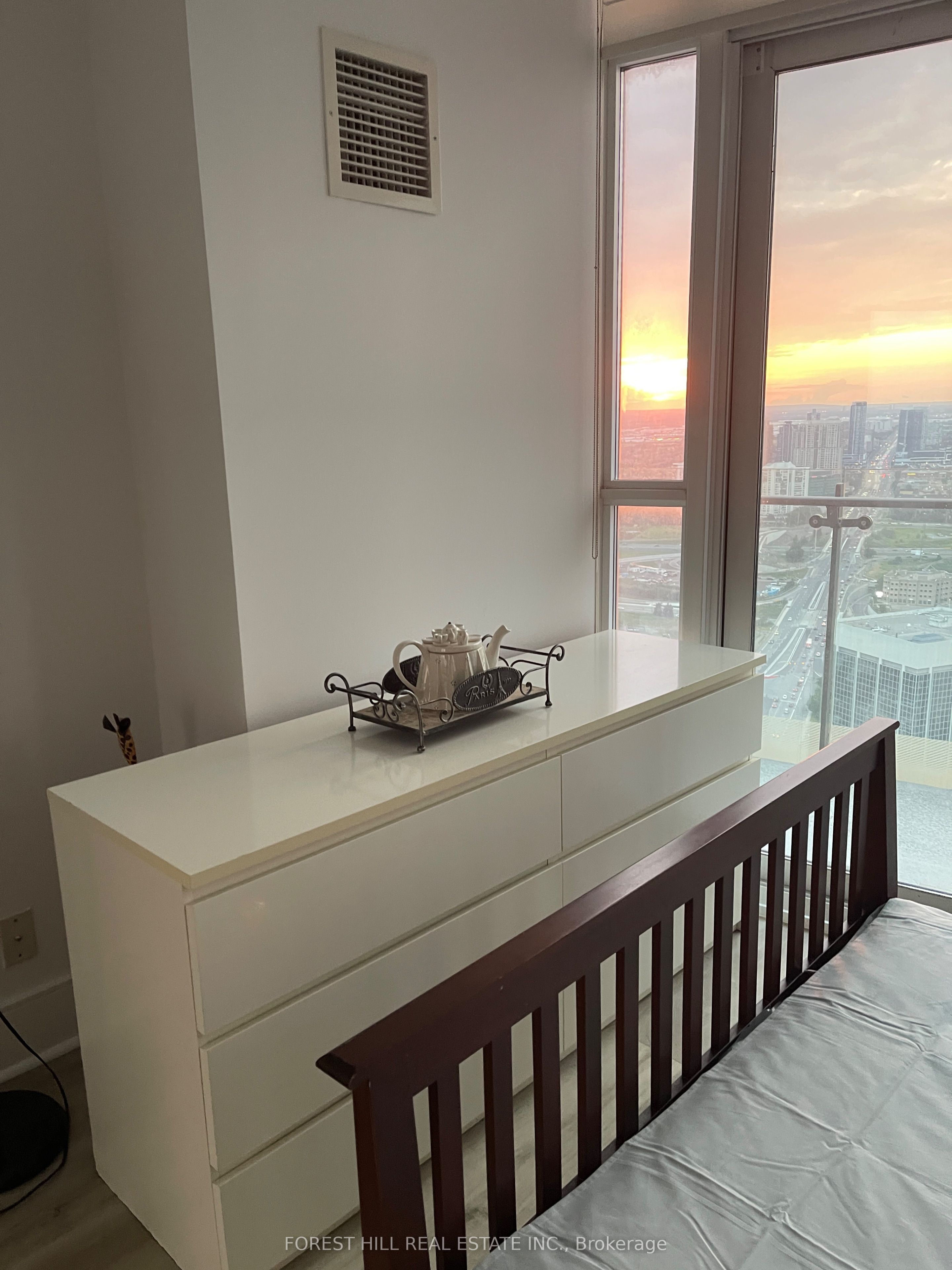 50 Absolute Avenue 4805 Property Photo 8