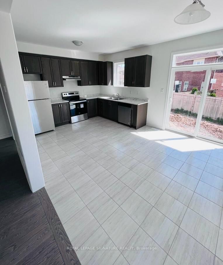 16 Hashmi Place Property Photo 7