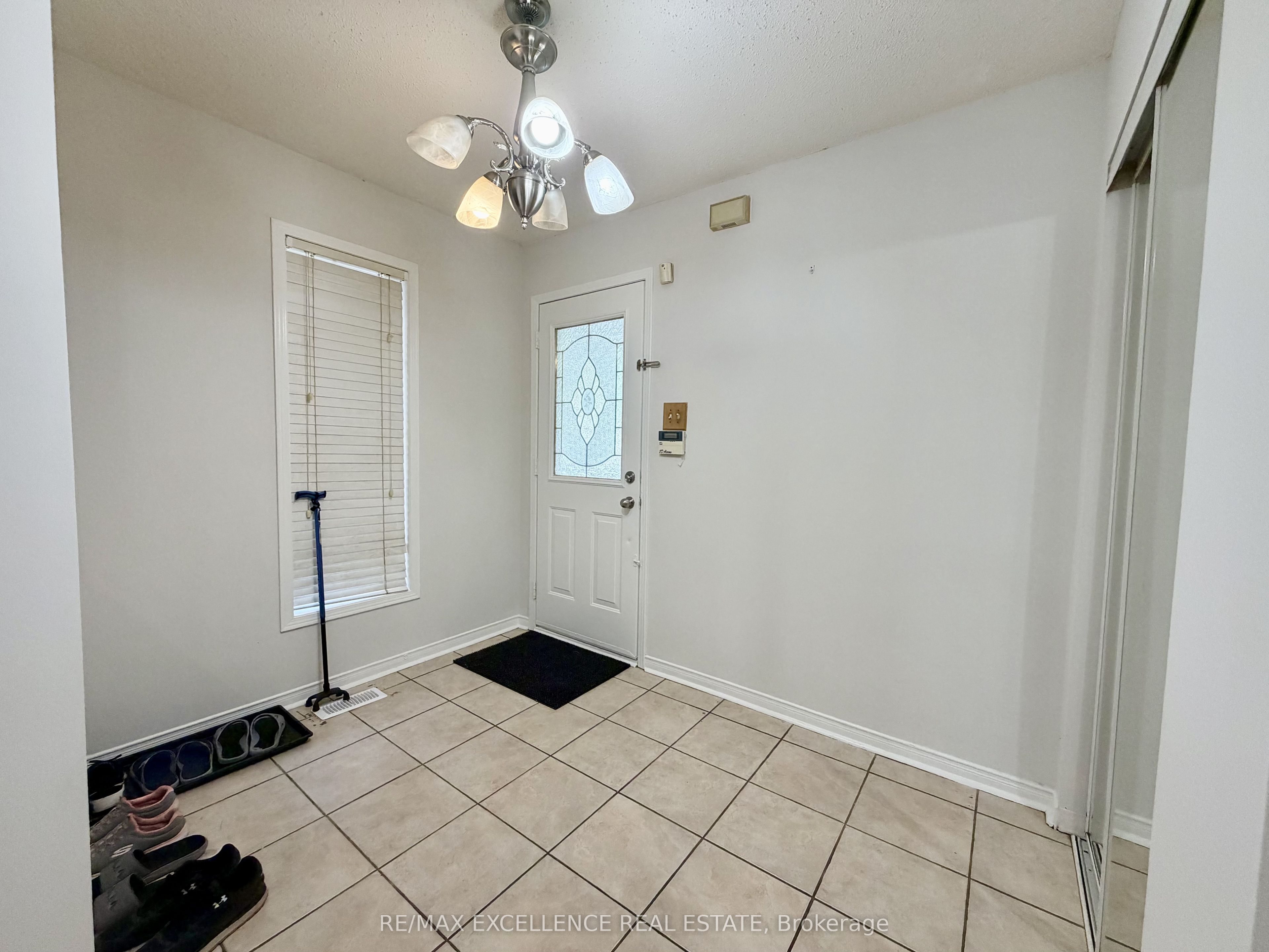 222 Vintage Gate Property Photo 4