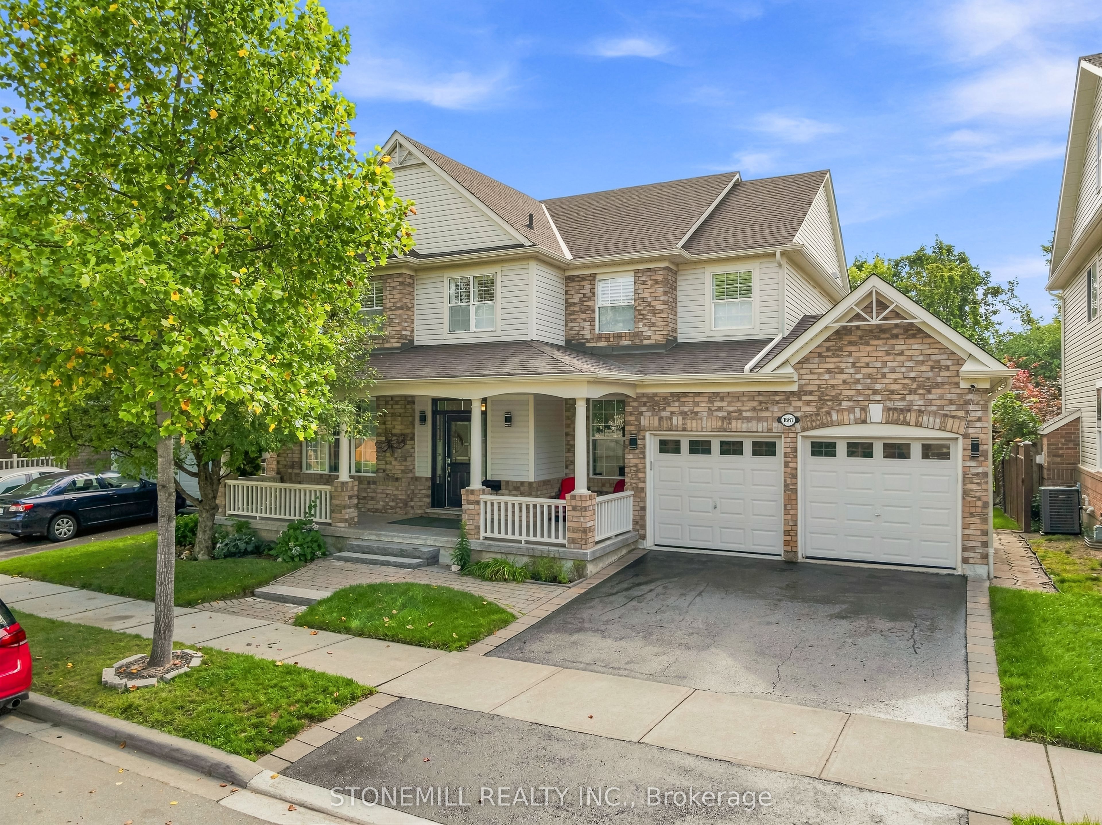 1661 Dempsey Crescent