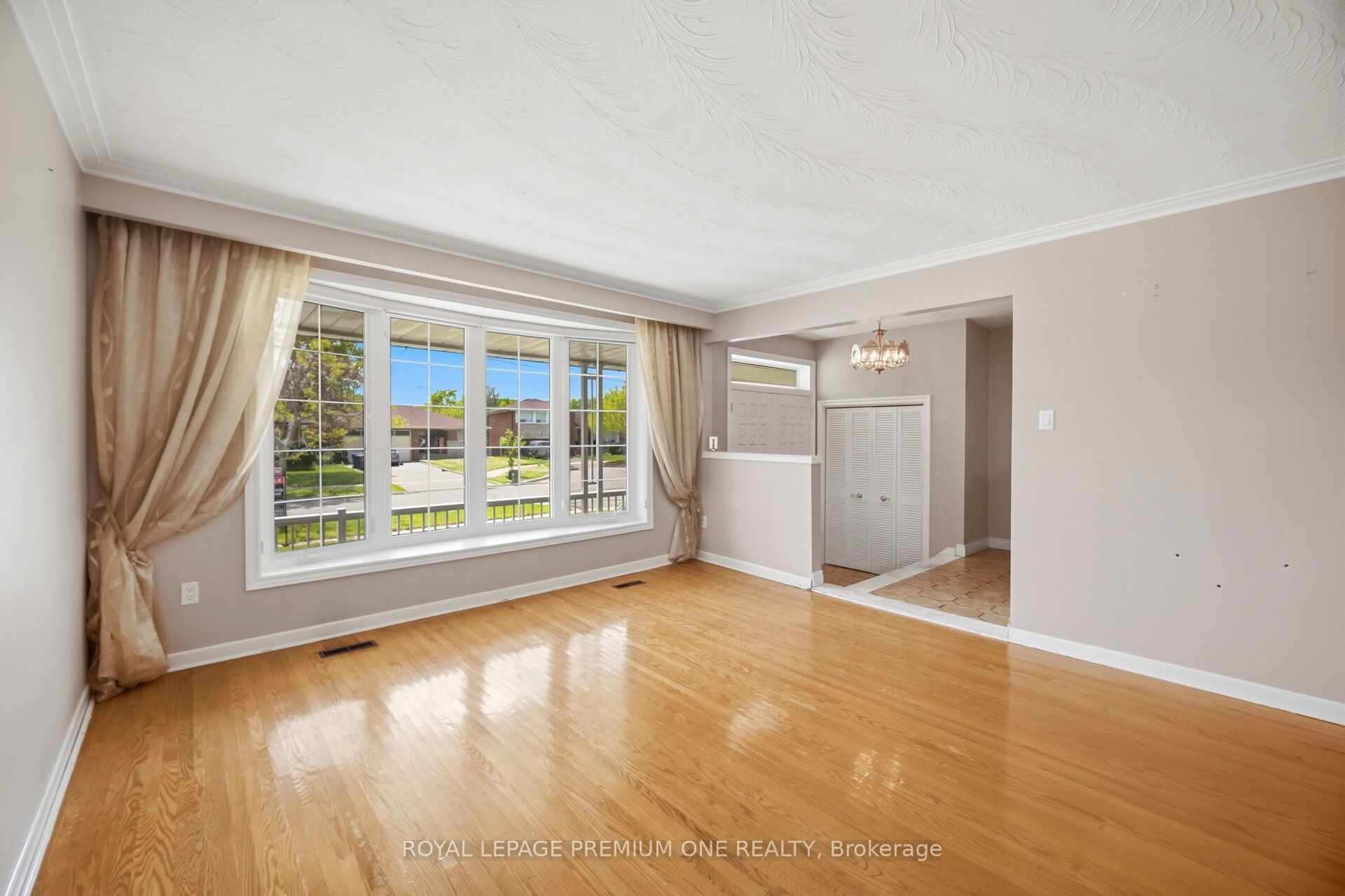 25 Islay Court Property Photo 6
