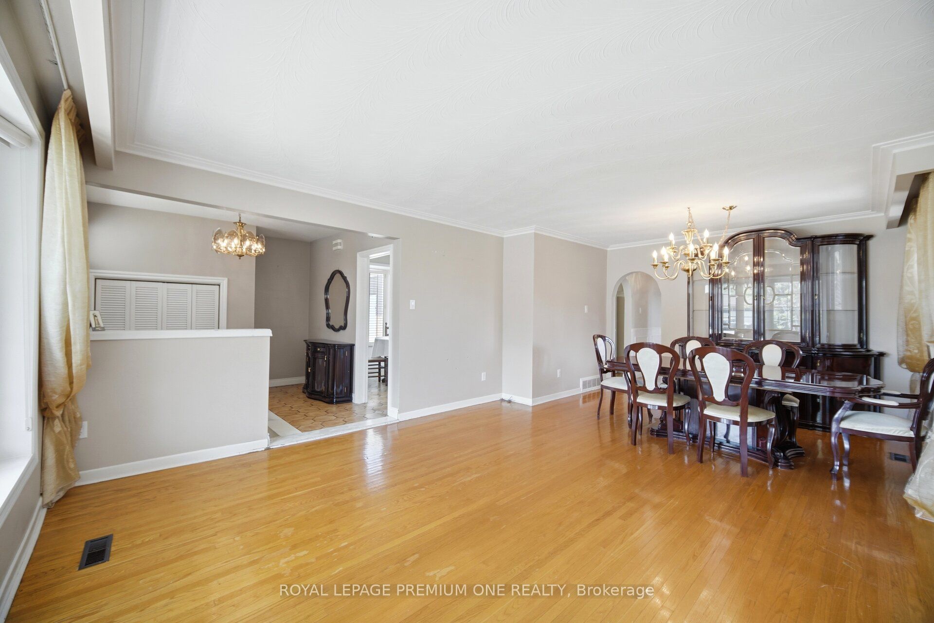 25 Islay Court Property Photo 8