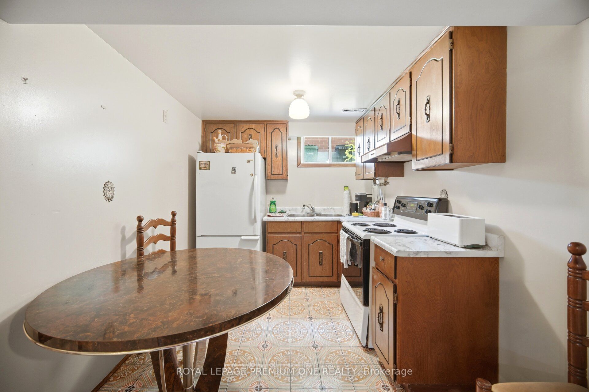 25 Islay Court Property Photo 36