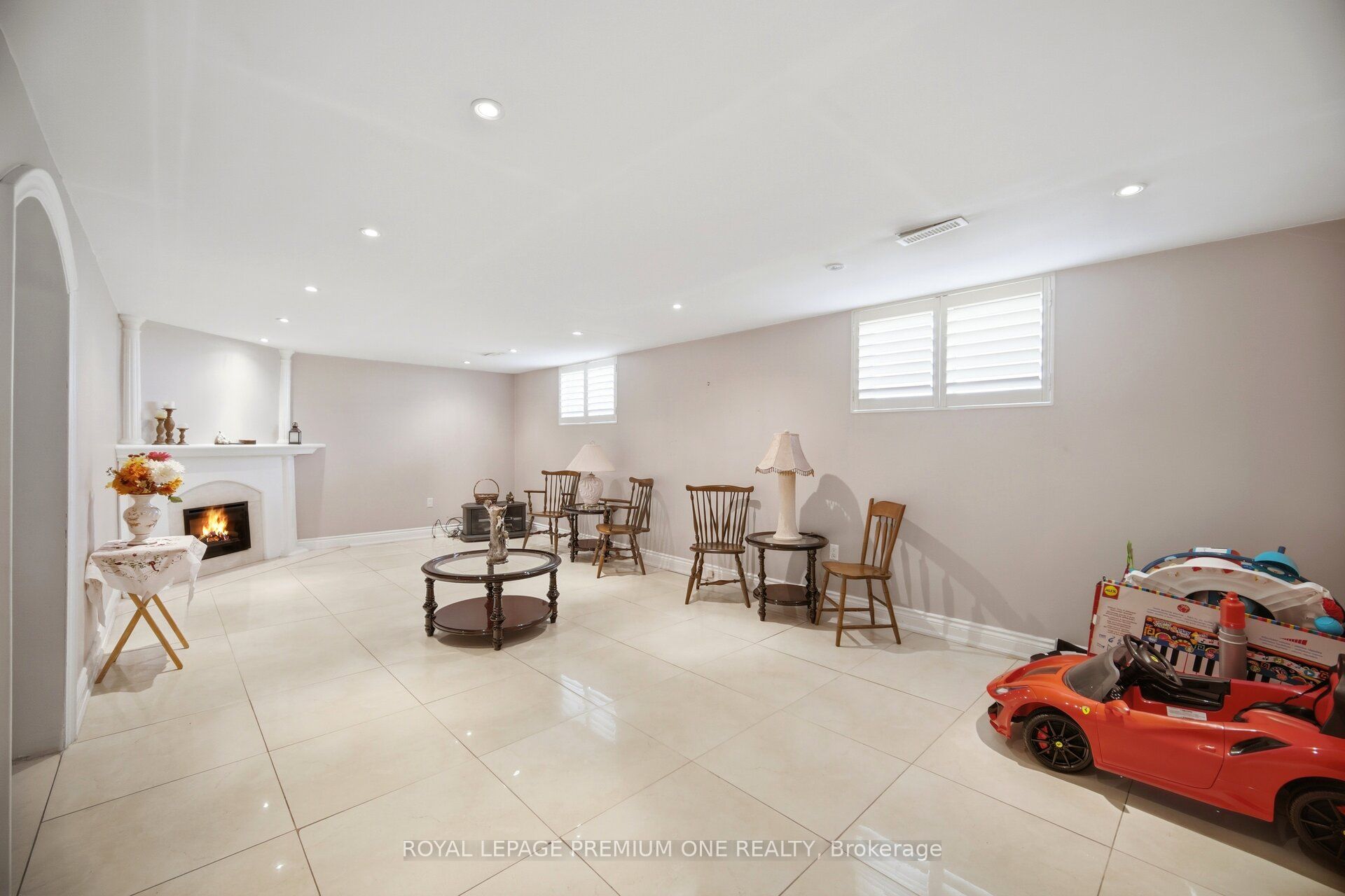 25 Islay Court Property Photo 40