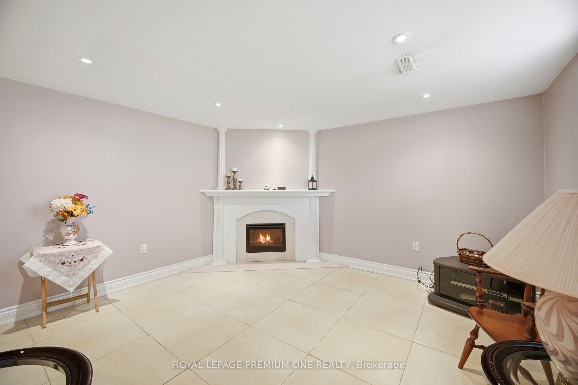 25 Islay Court Property Photo 41
