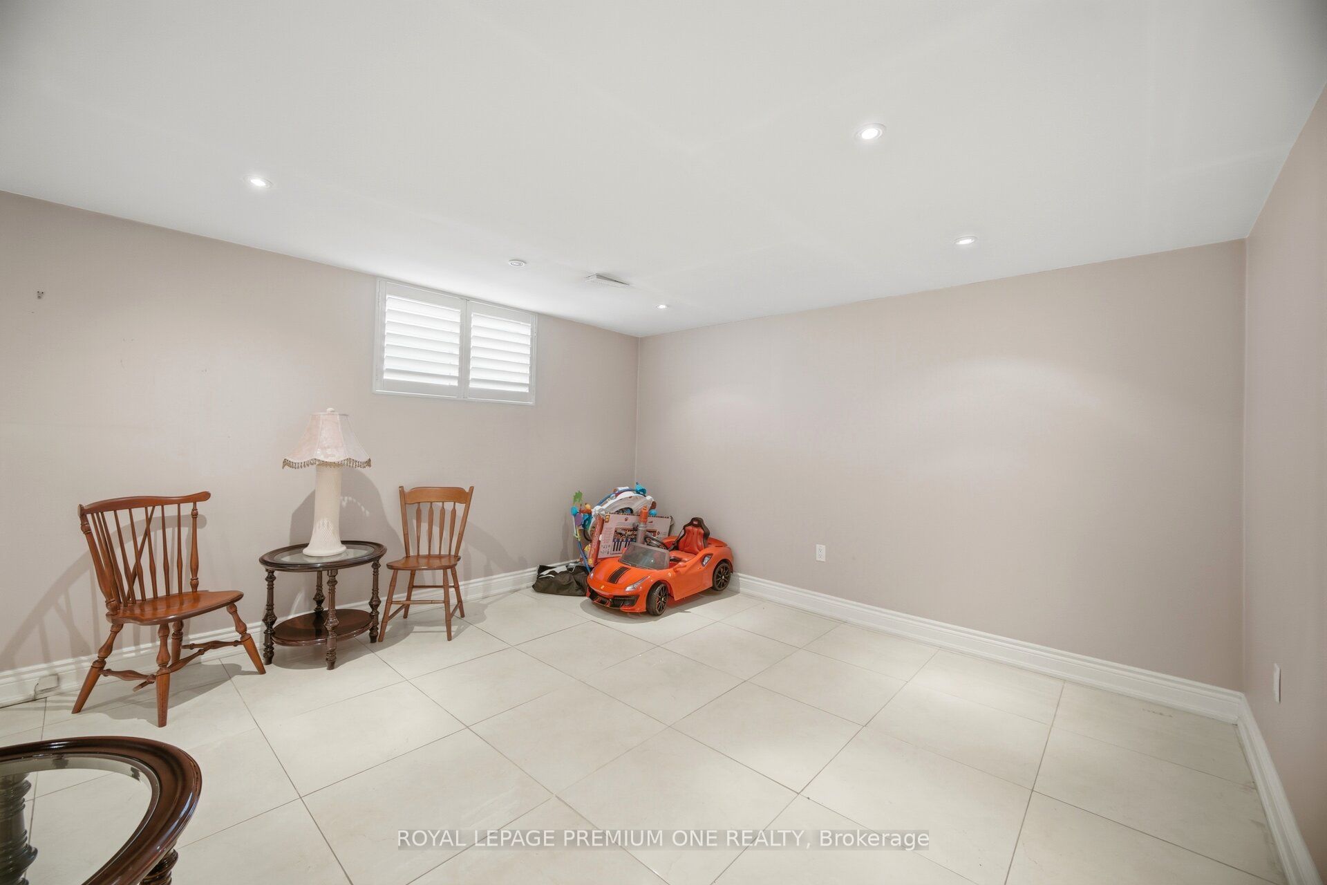 25 Islay Court Property Photo 42