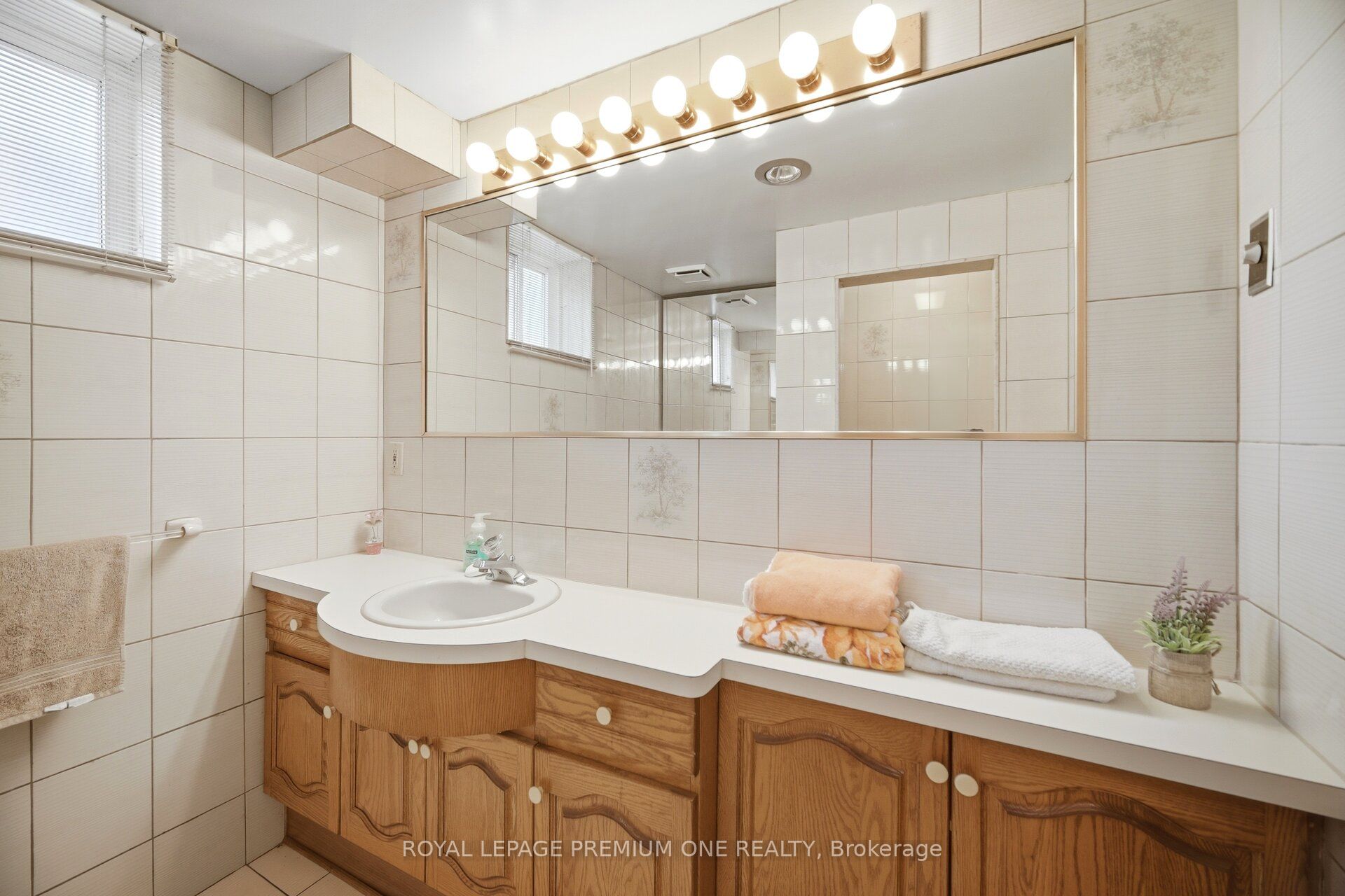 25 Islay Court Property Photo 43