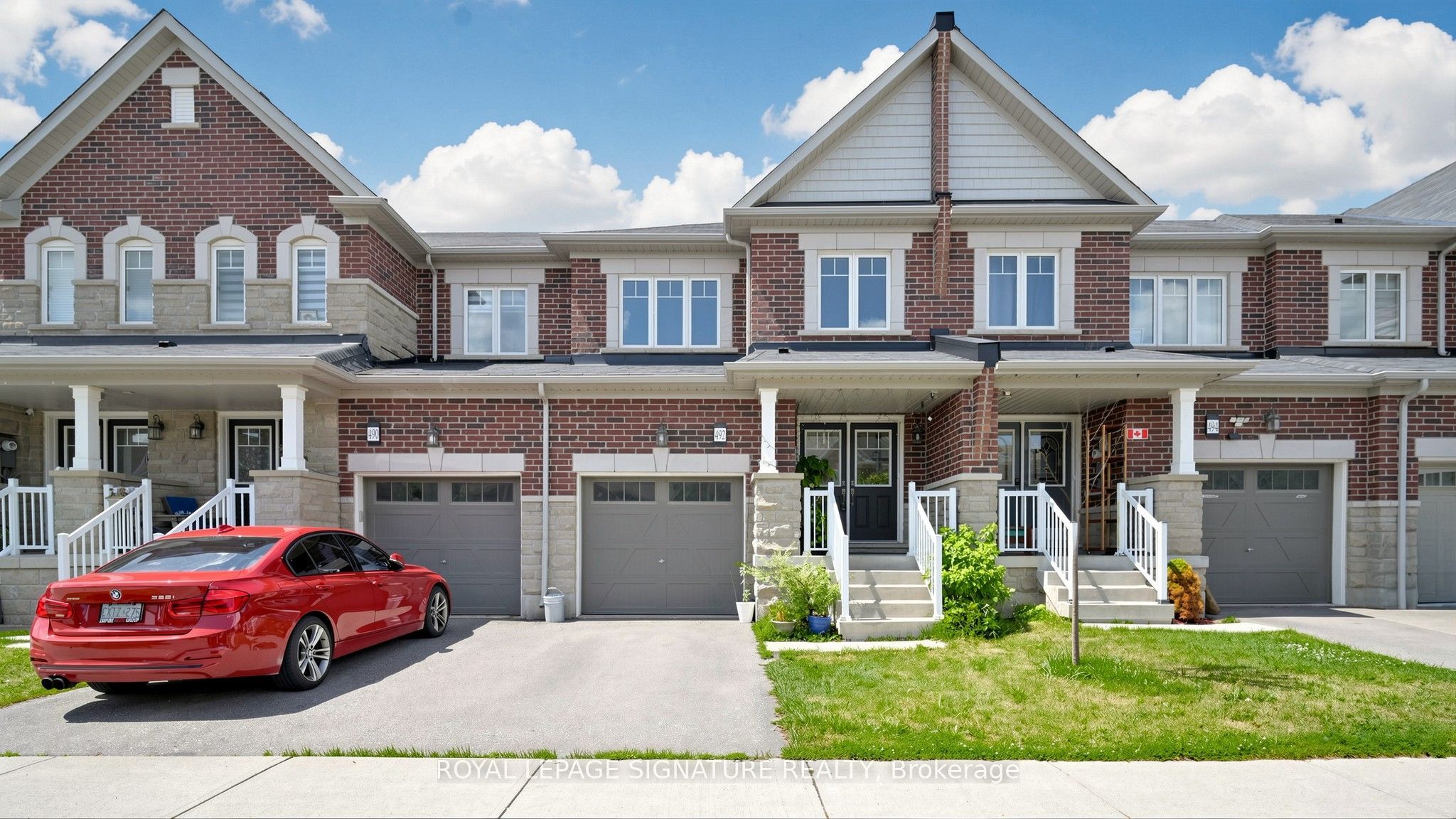 492 Queen Mary Drive Property Photo 3