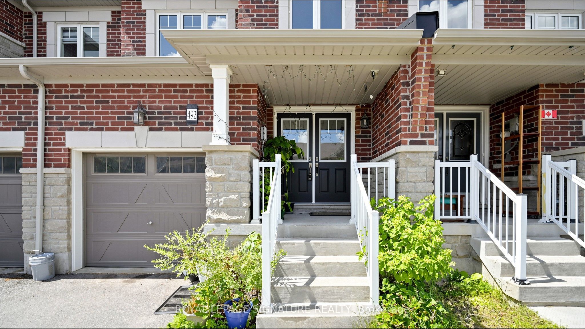 492 Queen Mary Drive Property Photo 4