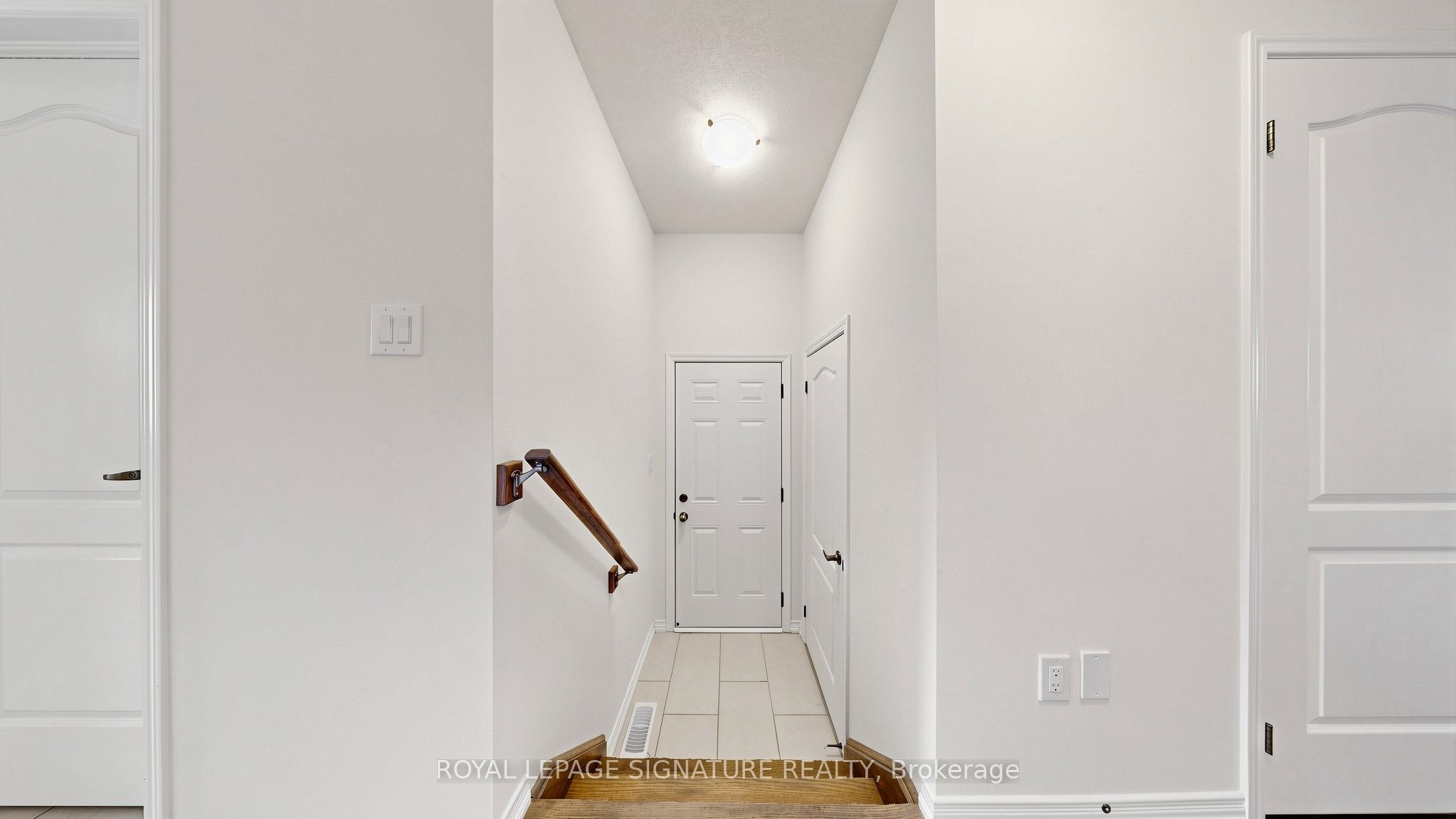 492 Queen Mary Drive Property Photo 8
