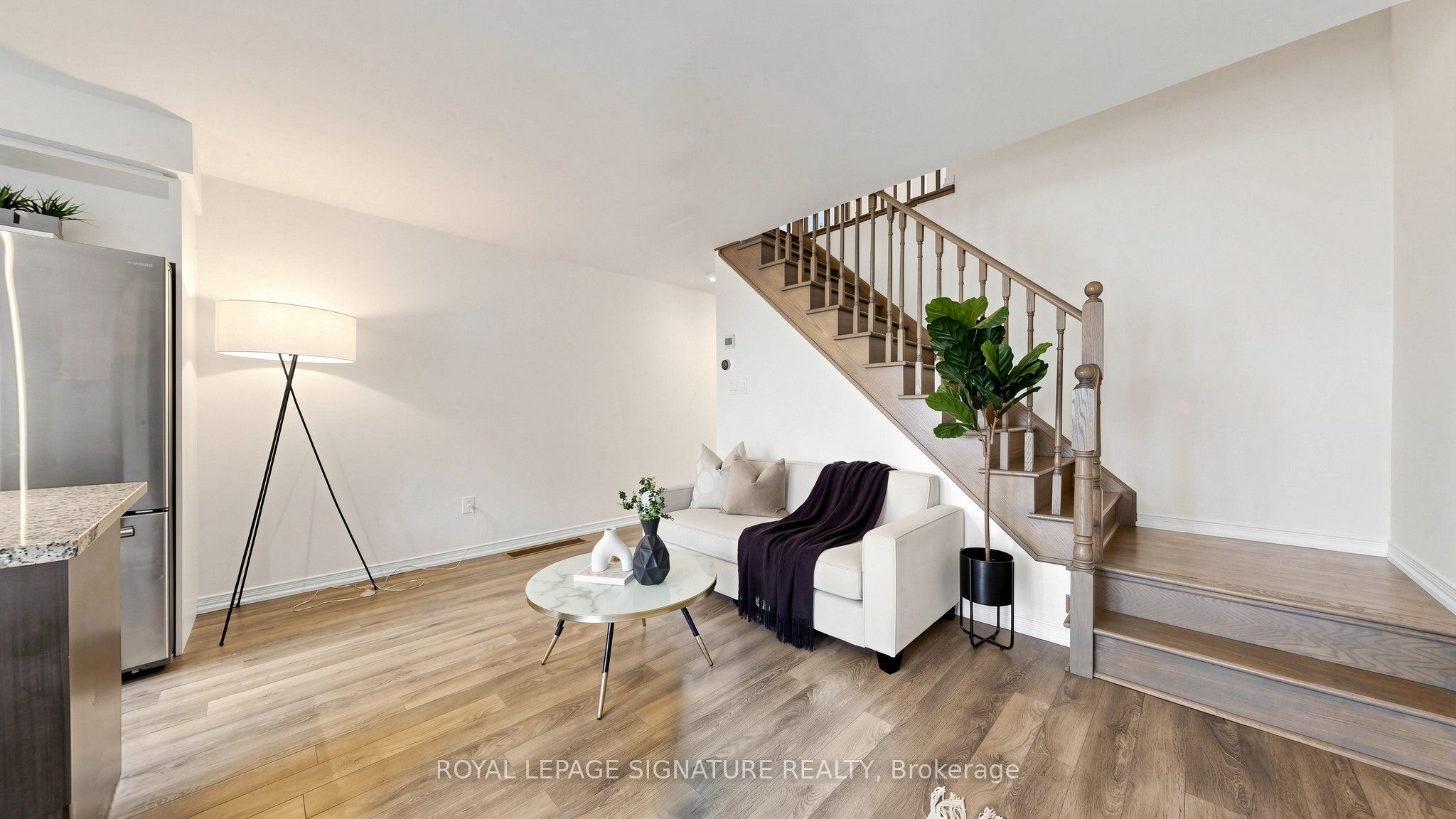 492 Queen Mary Drive Property Photo 14