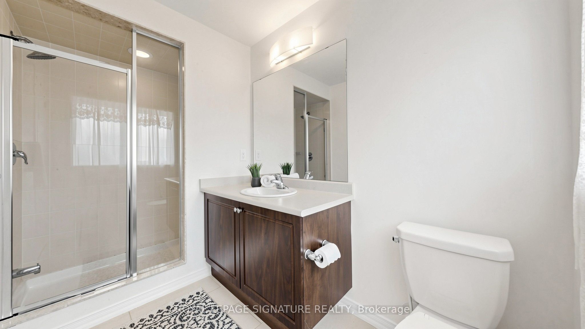 492 Queen Mary Drive Property Photo 31