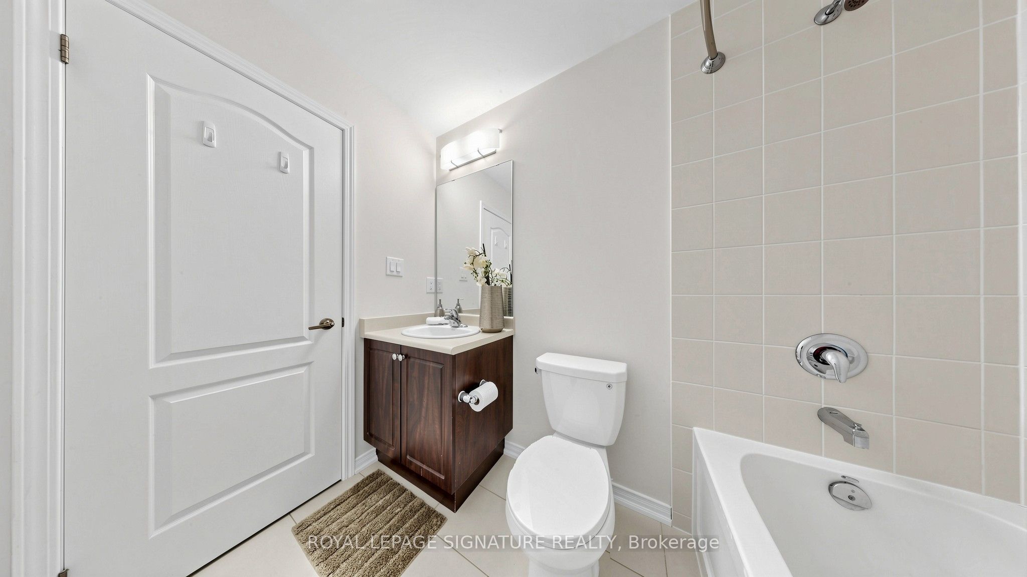 492 Queen Mary Drive Property Photo 34