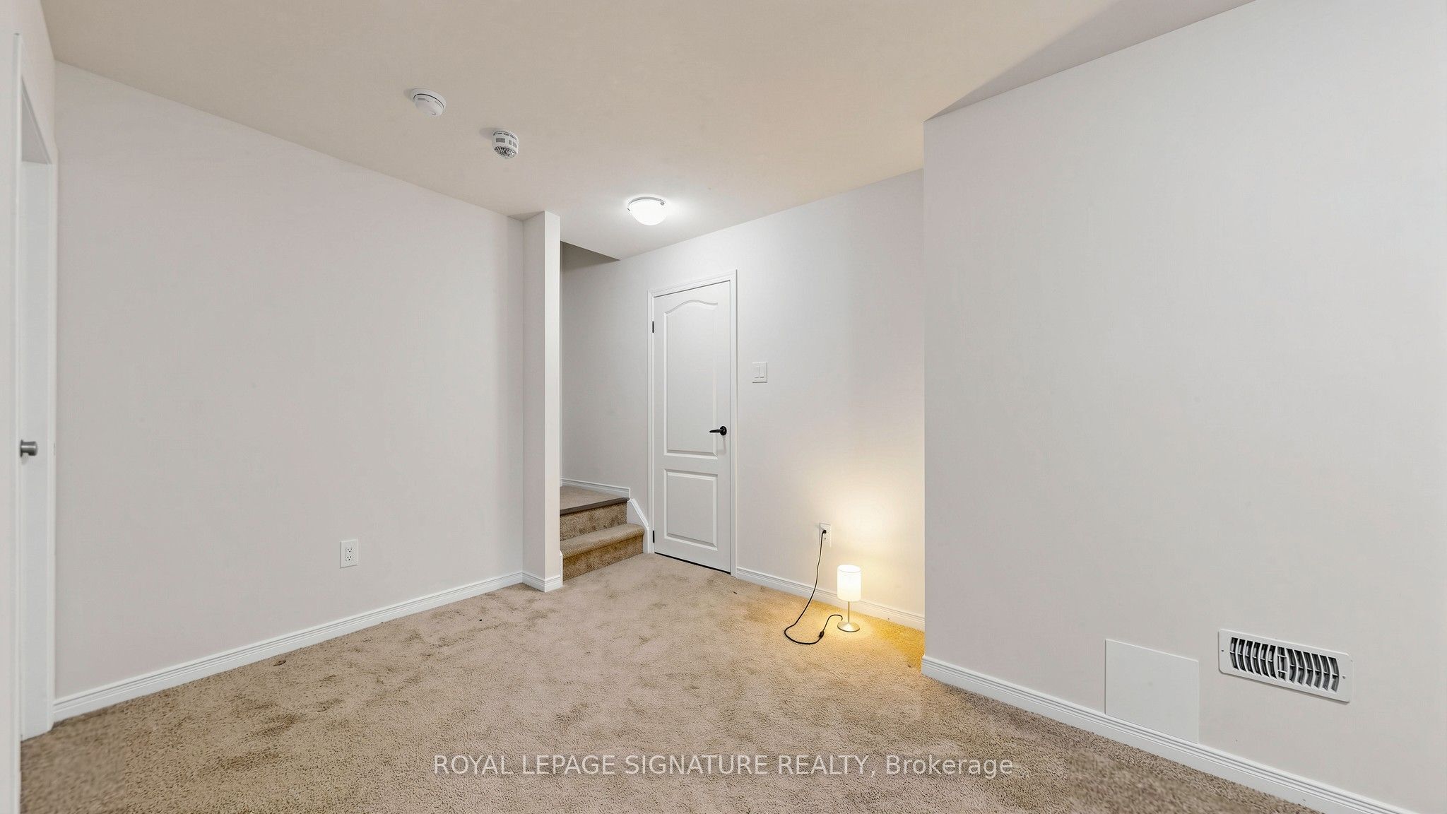 492 Queen Mary Drive Property Photo 42