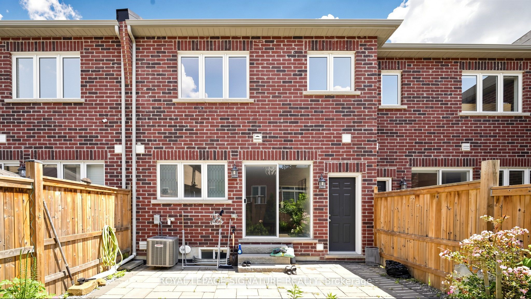 492 Queen Mary Drive Property Photo 45