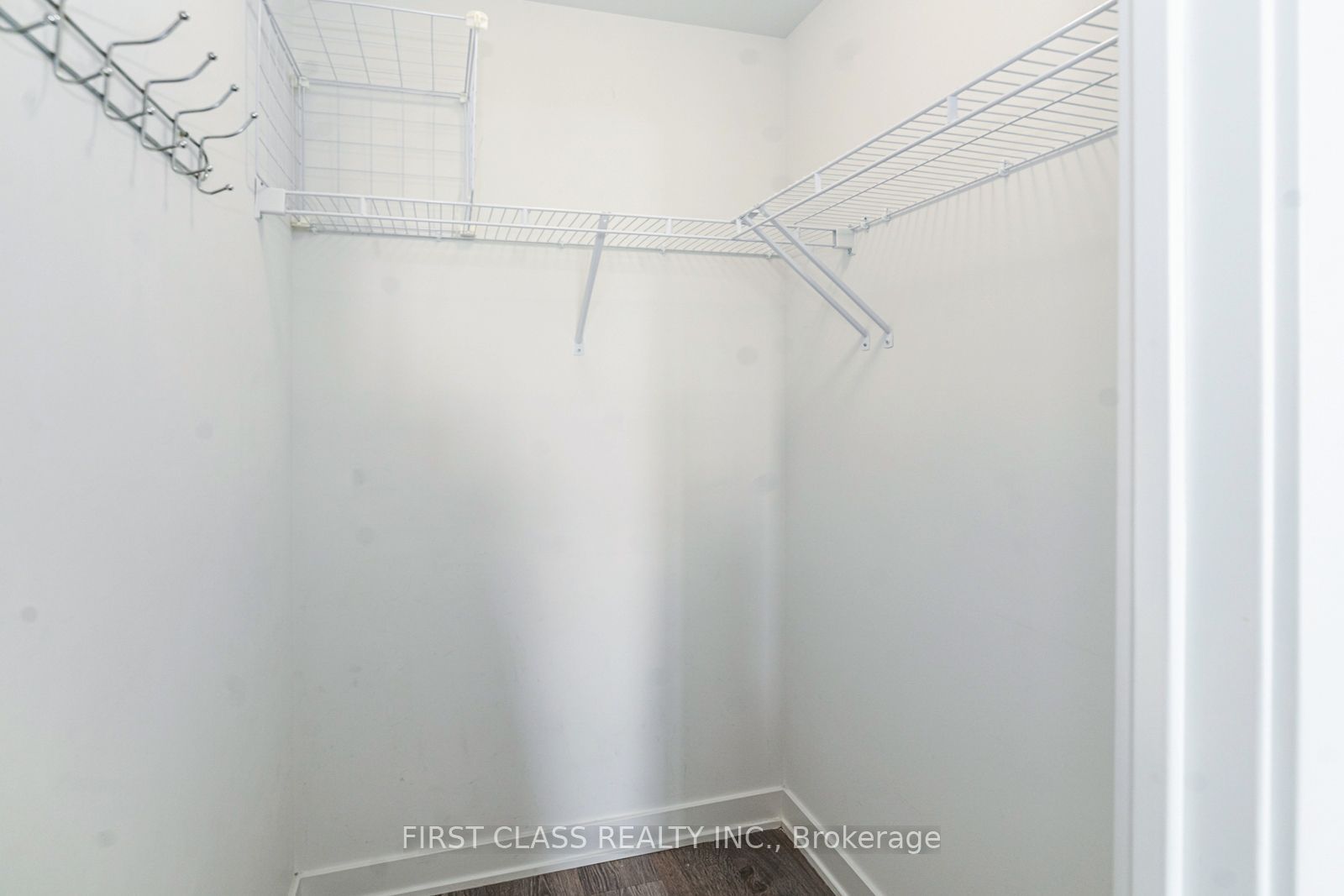 4699 Glen Erin Drive 605 Property Photo 17
