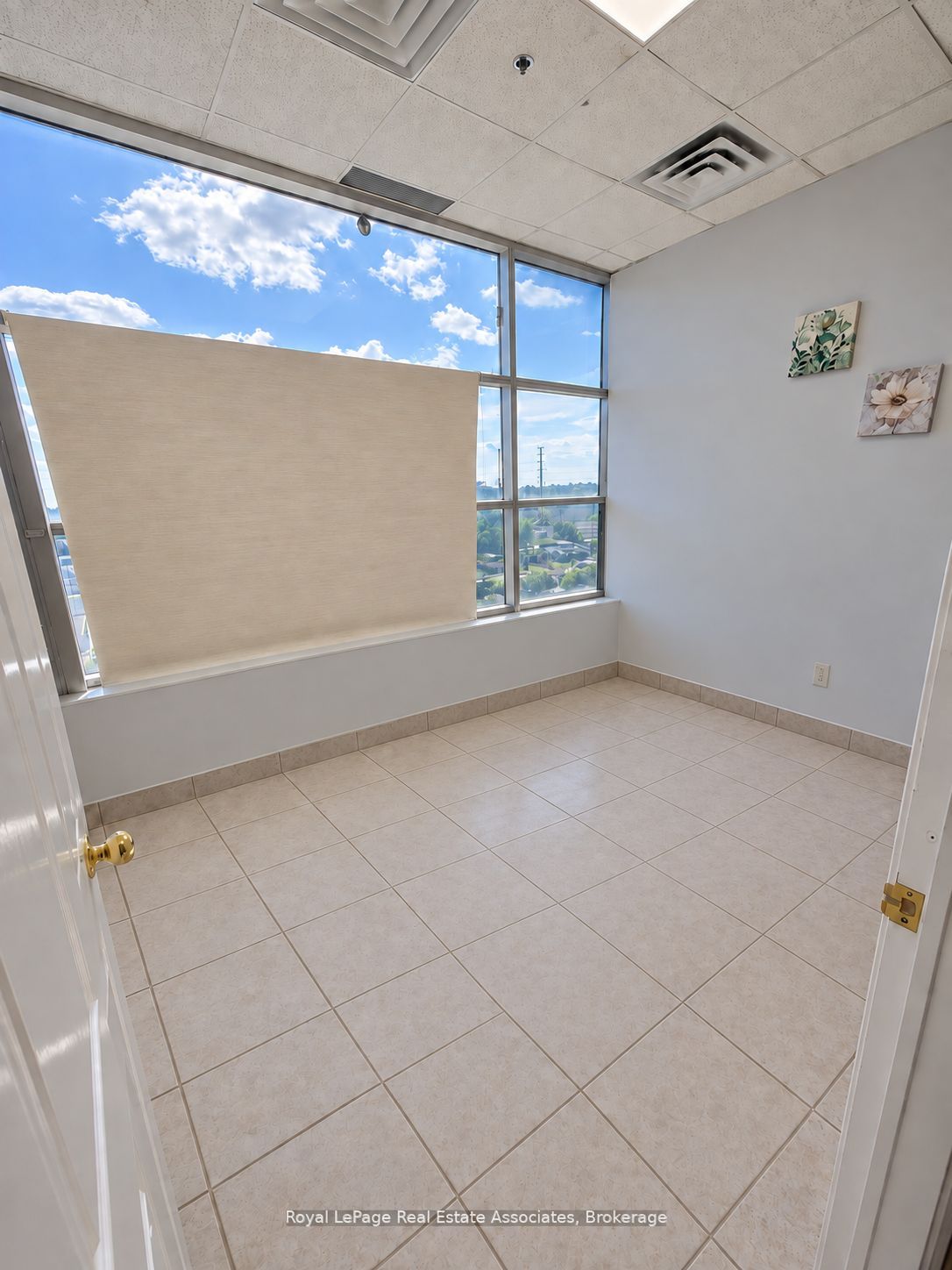 2260 Bovaird Drive E 206/208 Property Photo 12