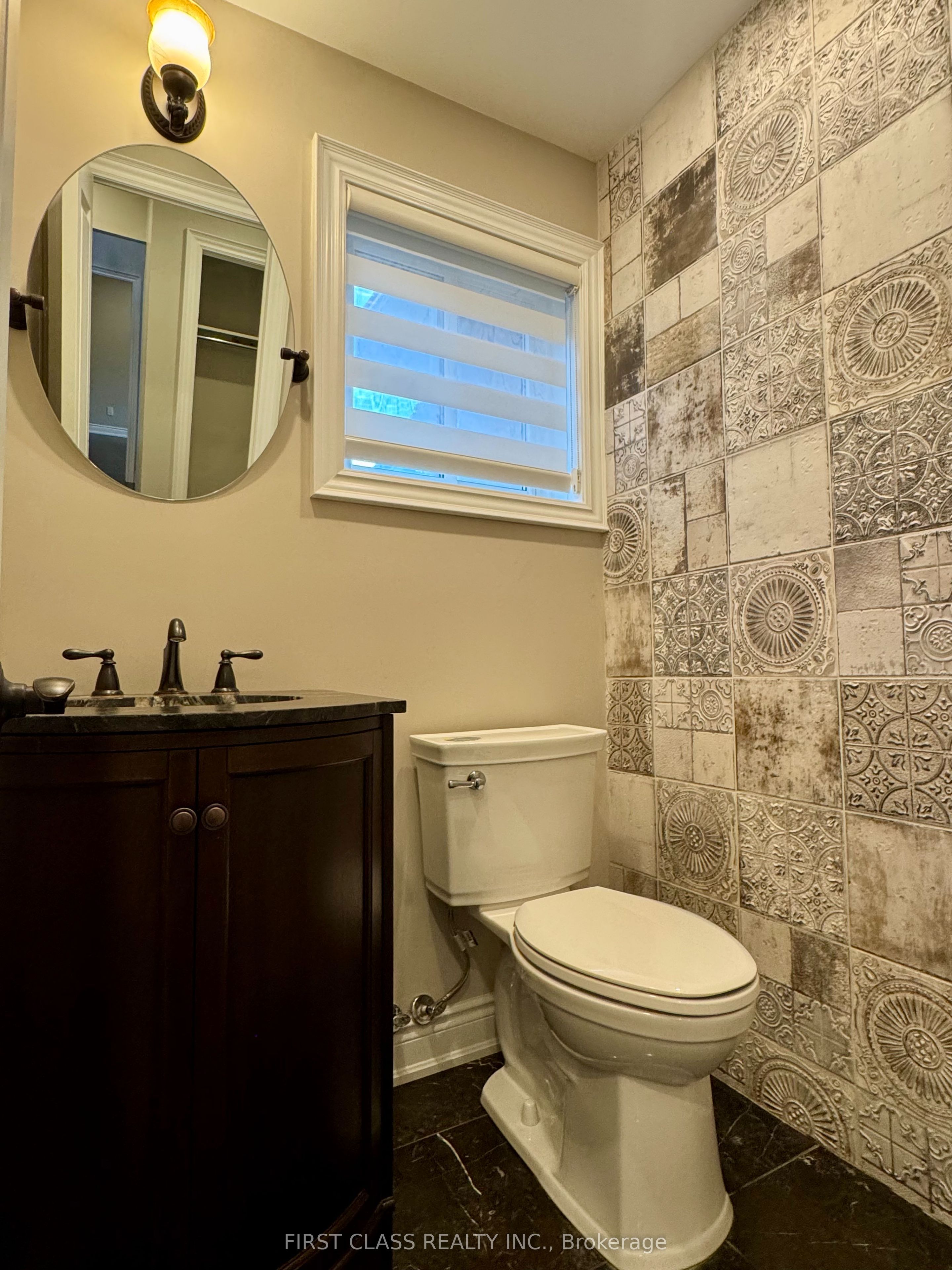 1230 Glenashton Drive Property Photo 16