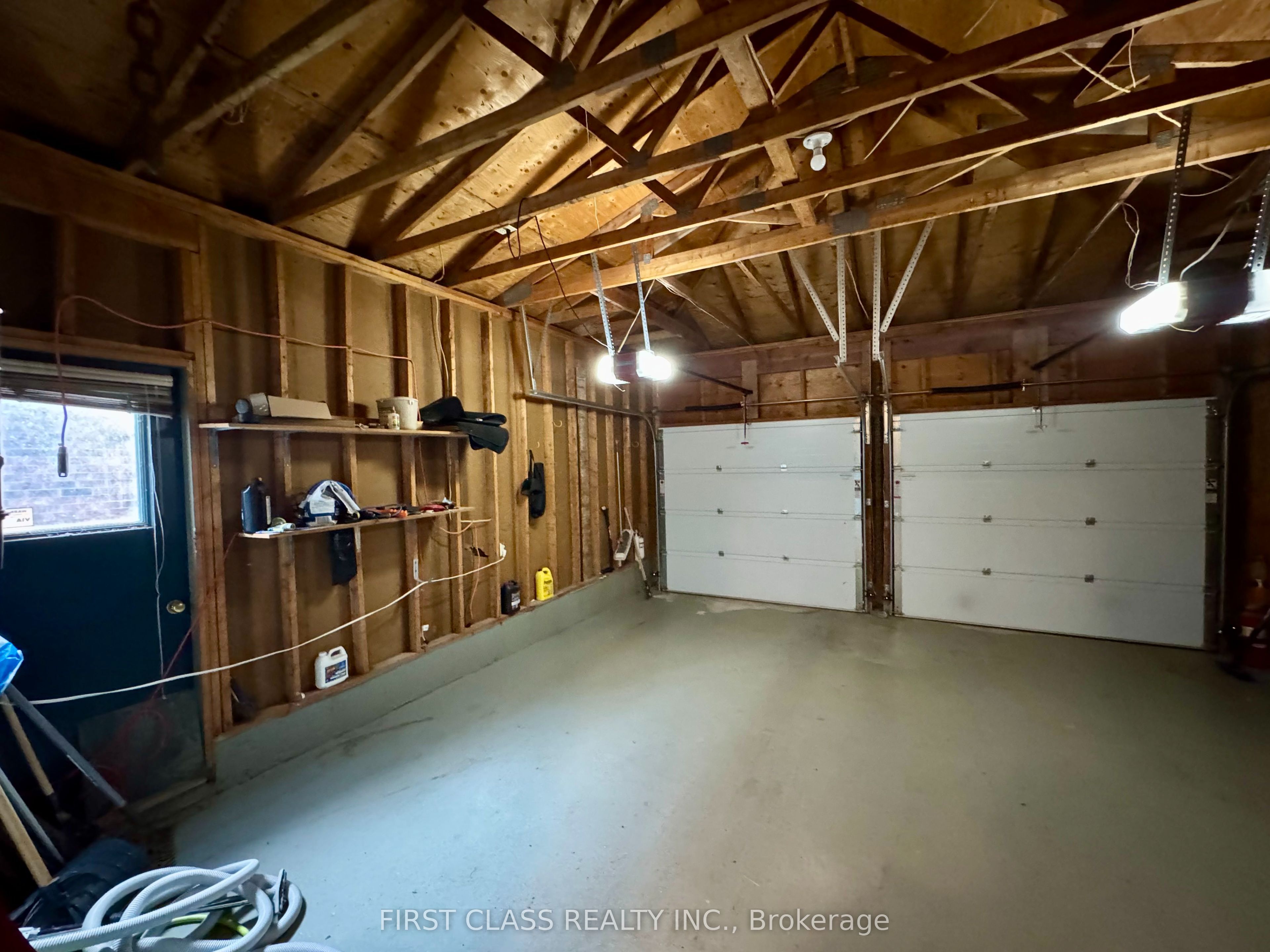 1230 Glenashton Drive Property Photo 17