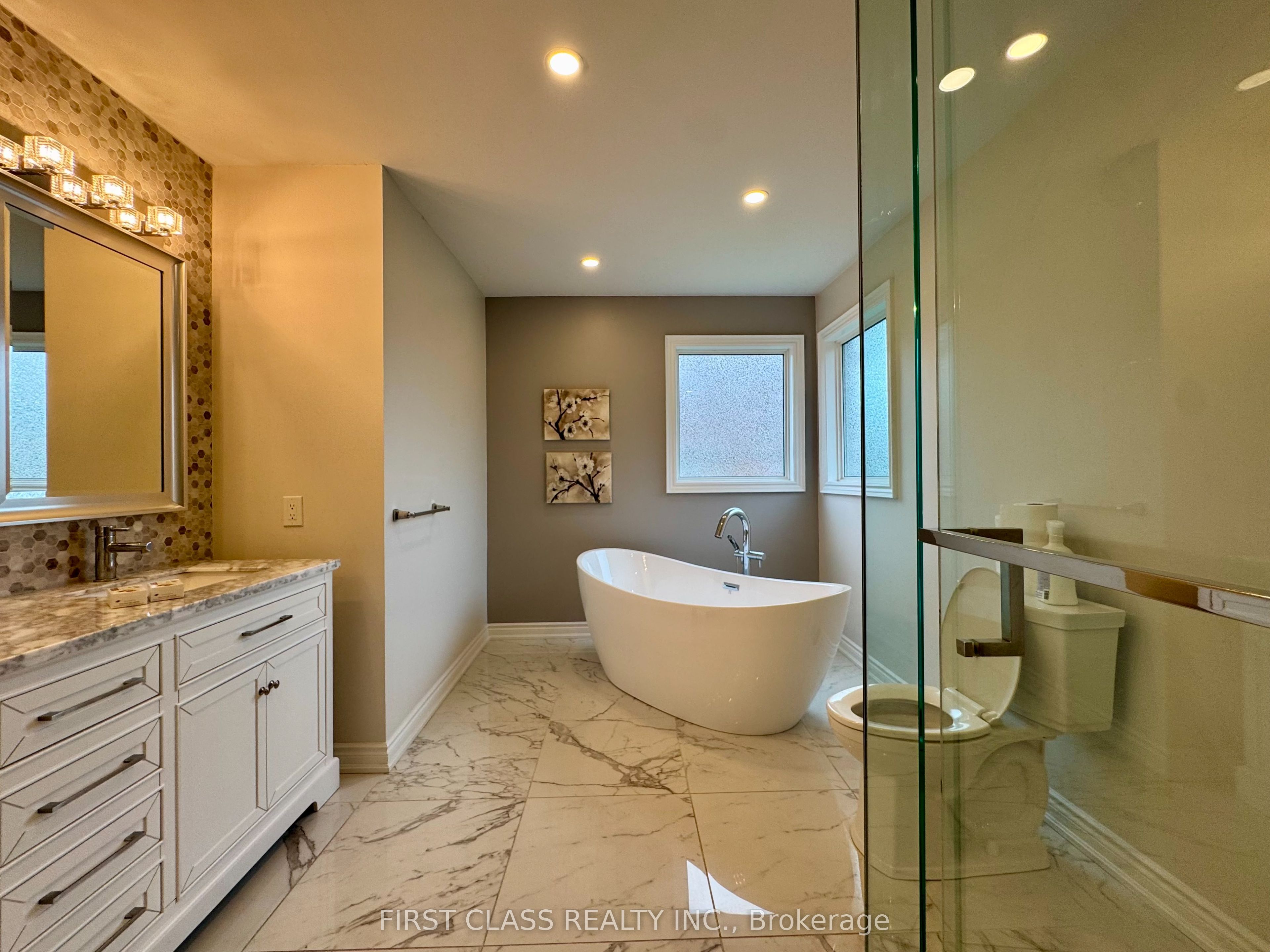 1230 Glenashton Drive Property Photo 20