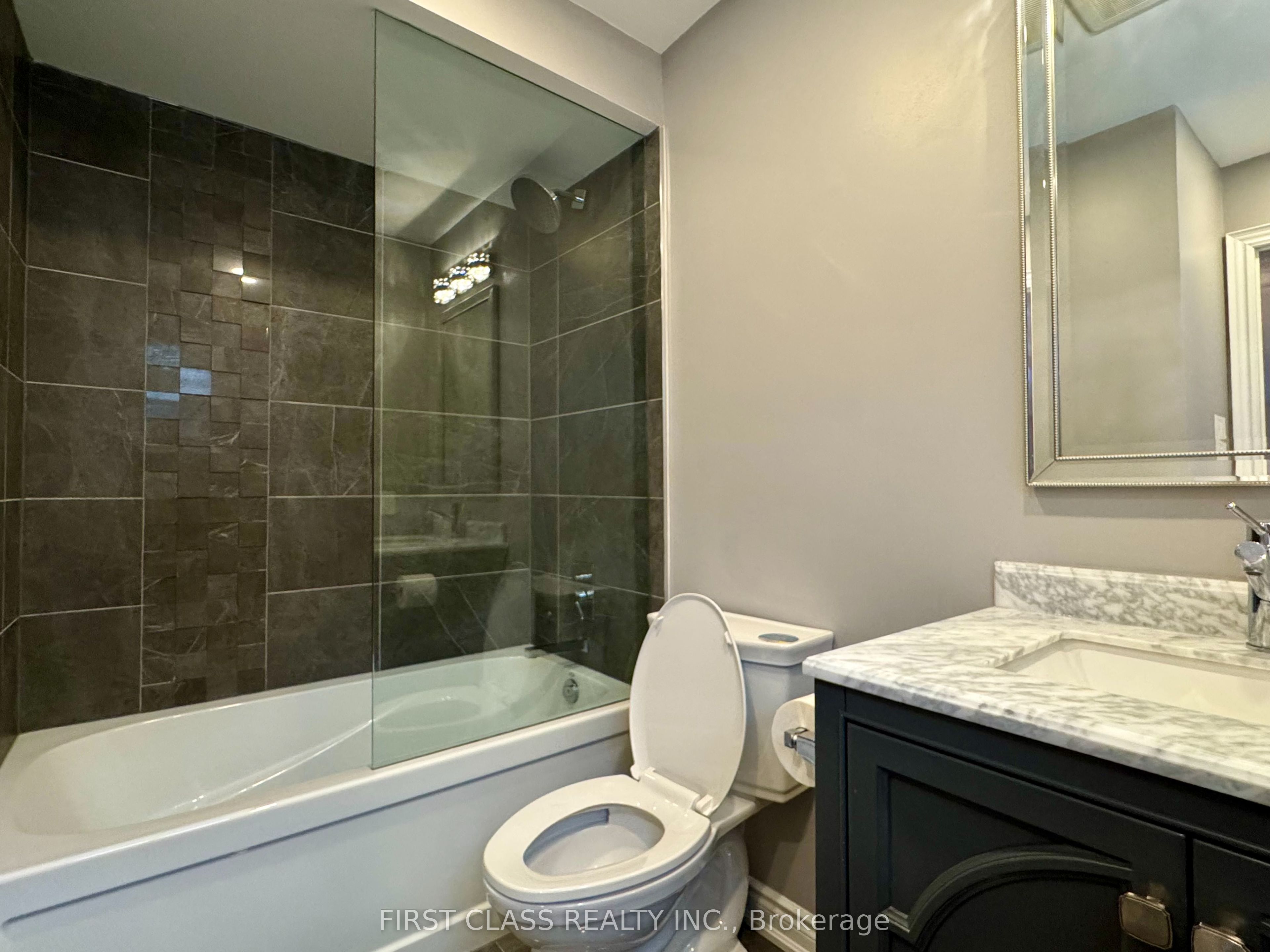 1230 Glenashton Drive Property Photo 24