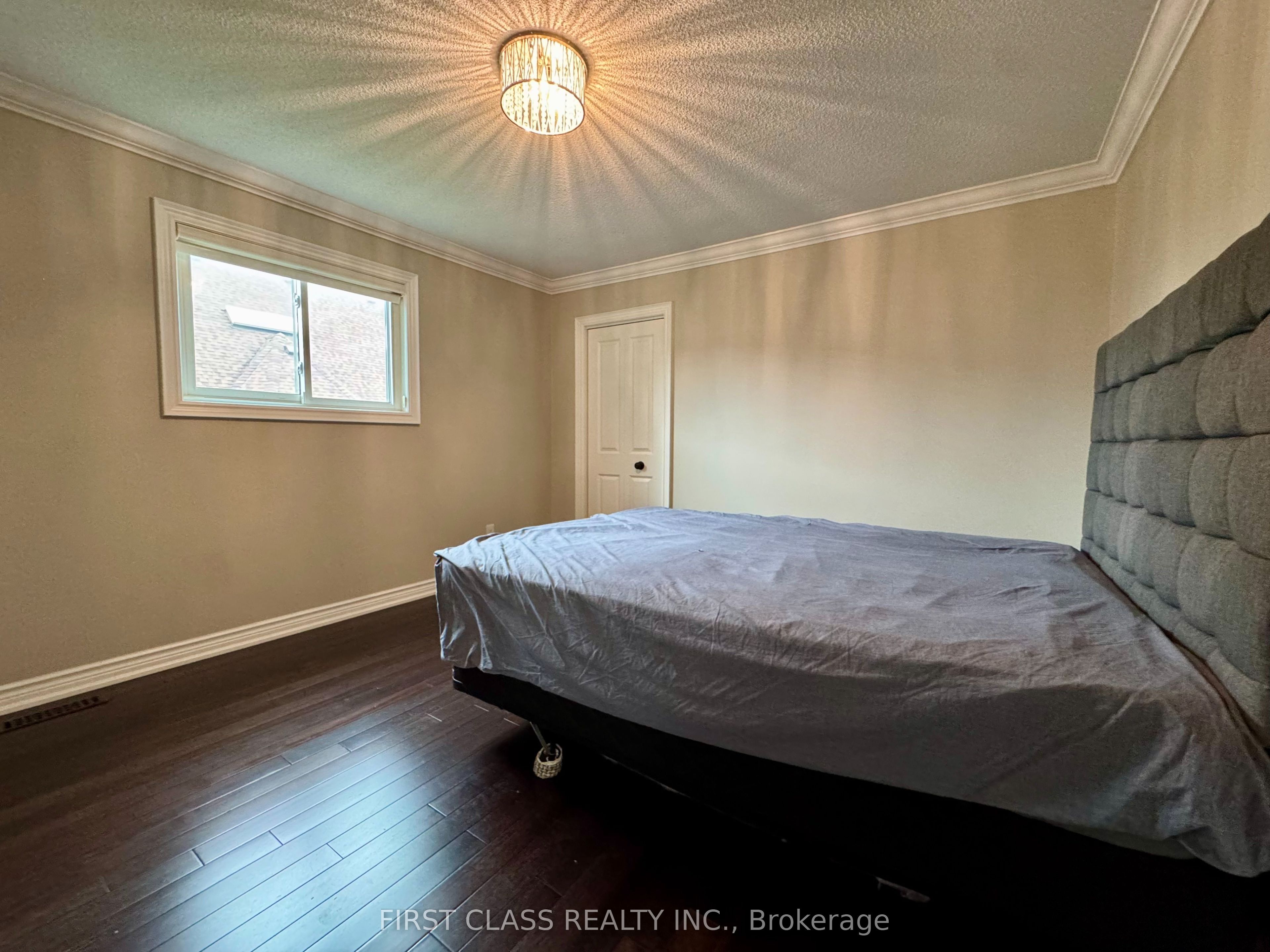 1230 Glenashton Drive Property Photo 25