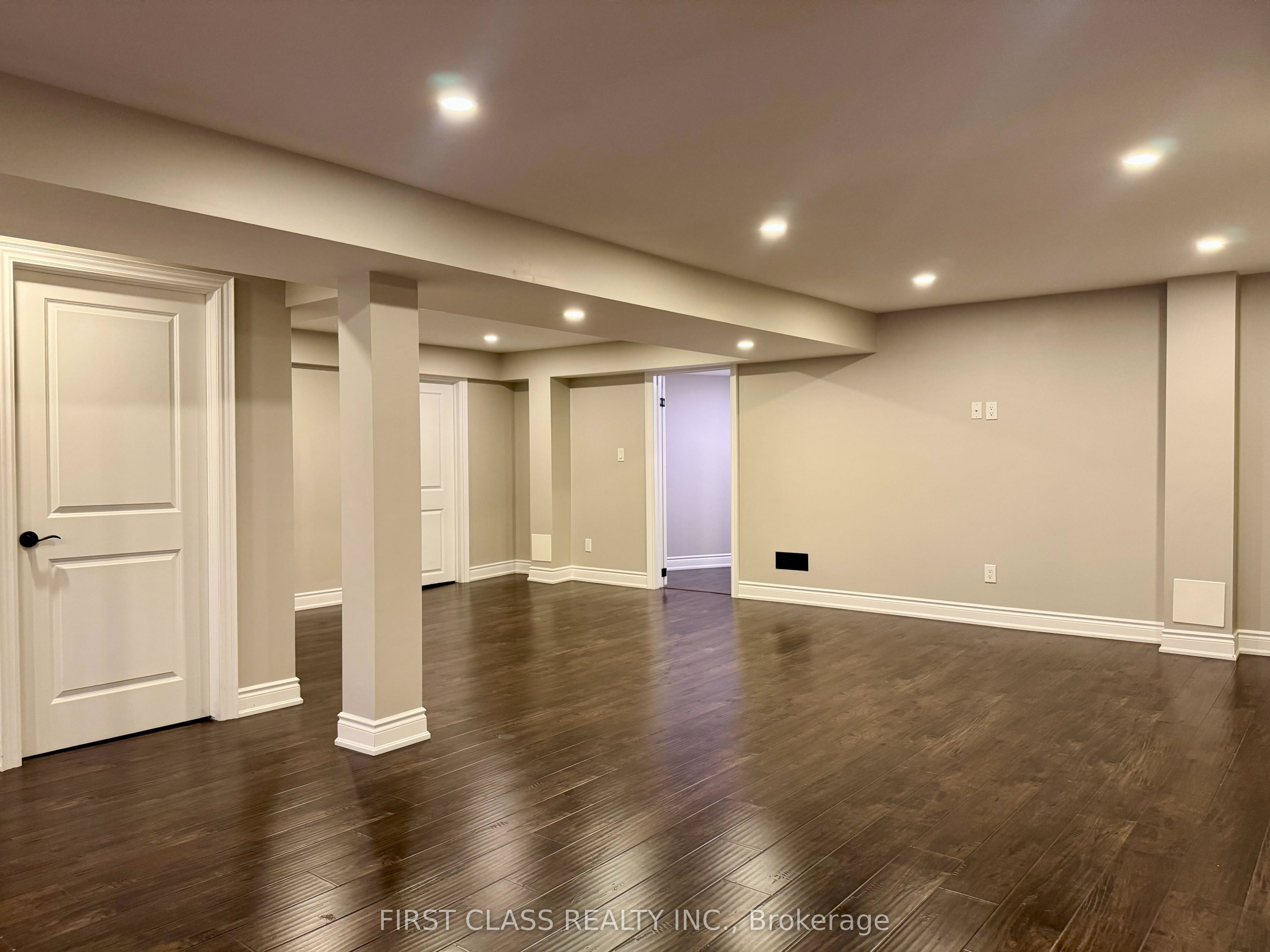 1230 Glenashton Drive Property Photo 30