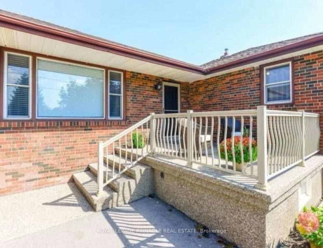205 Southview Crescent W Bsmt Property Photo 1
