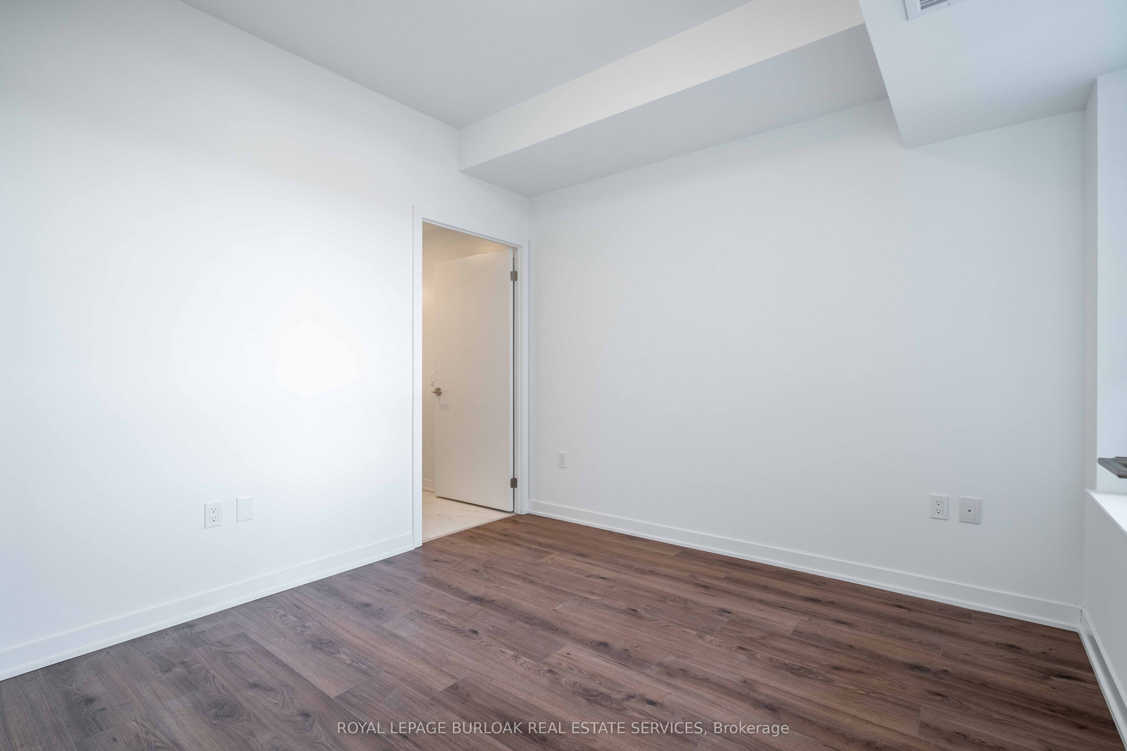 395 Dundas Street 437 Property Photo 7