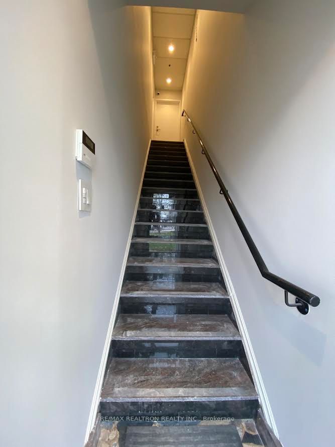 94 Kenhar Drive 4 Property Photo 1