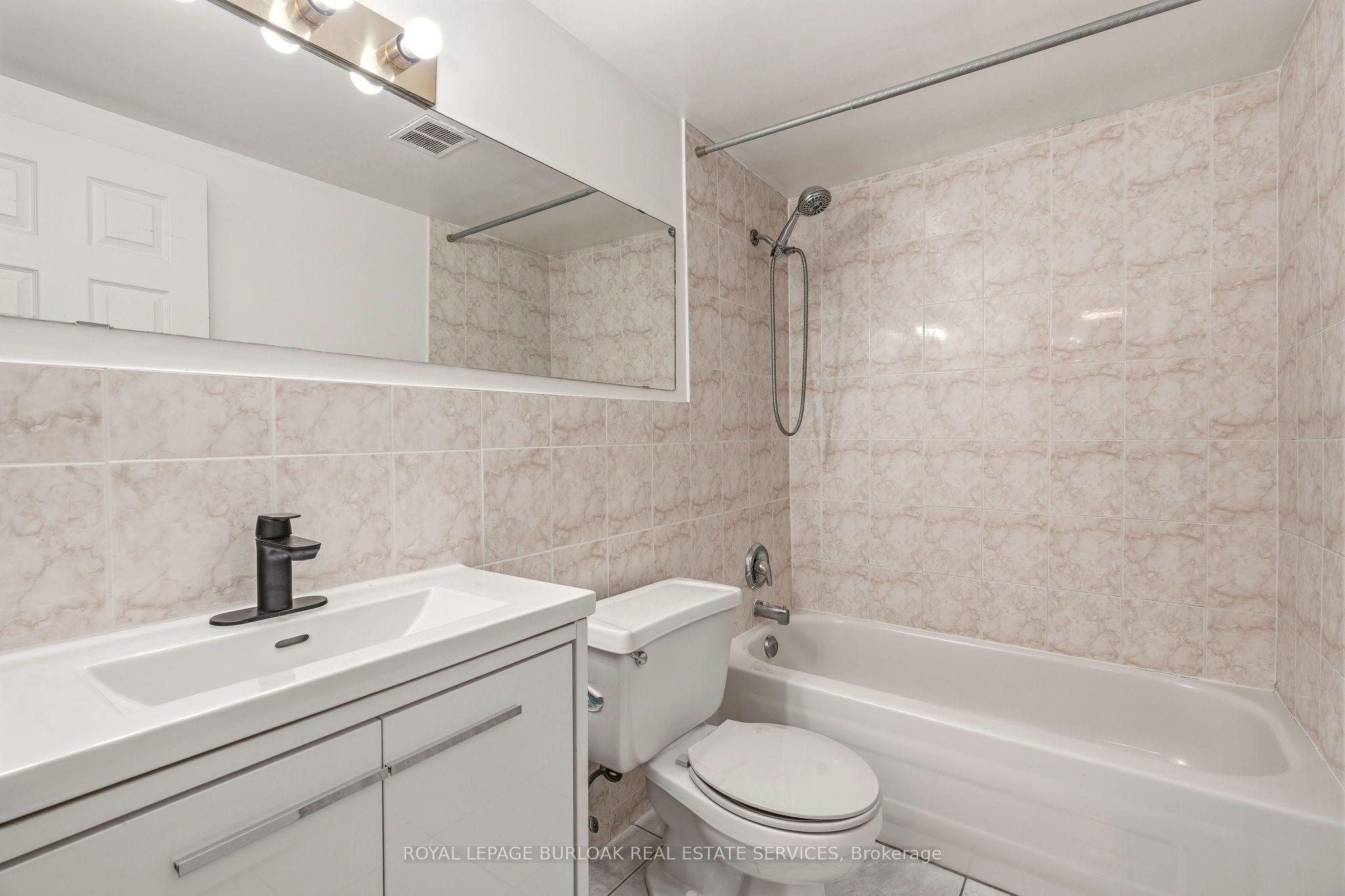 2411 New Street 201 Property Photo 23