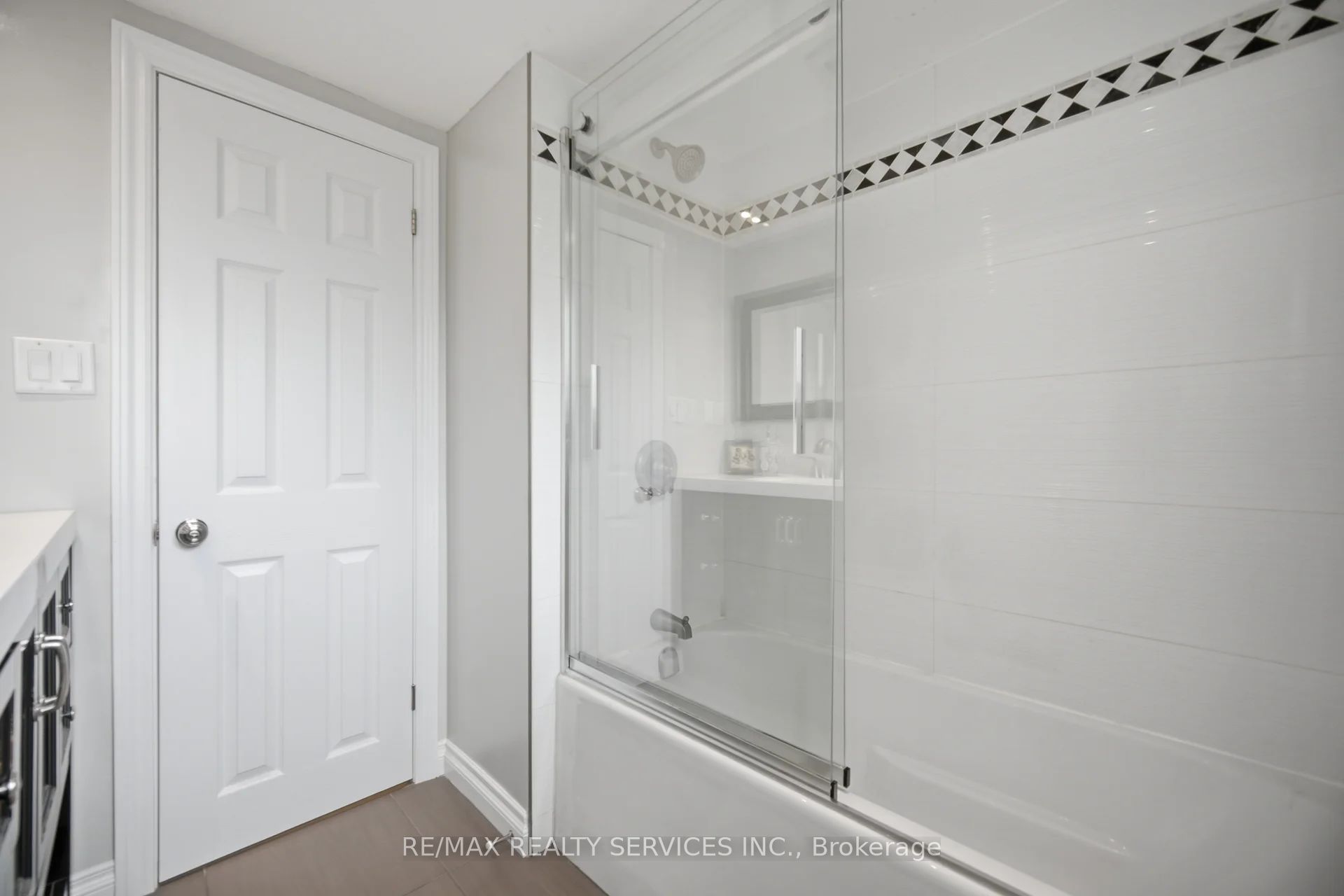 43 Melville Crescent Property Photo 22