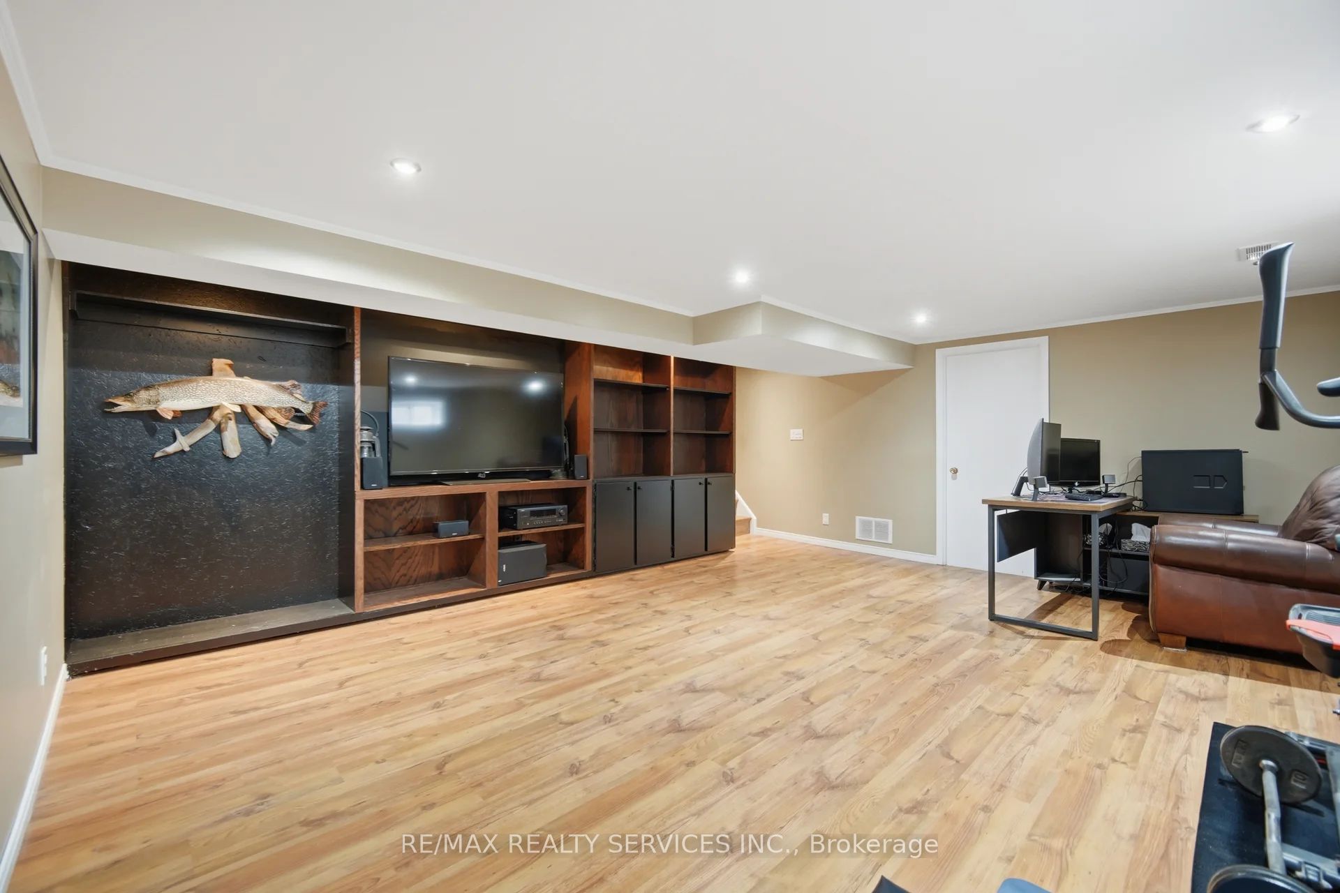 43 Melville Crescent Property Photo 34