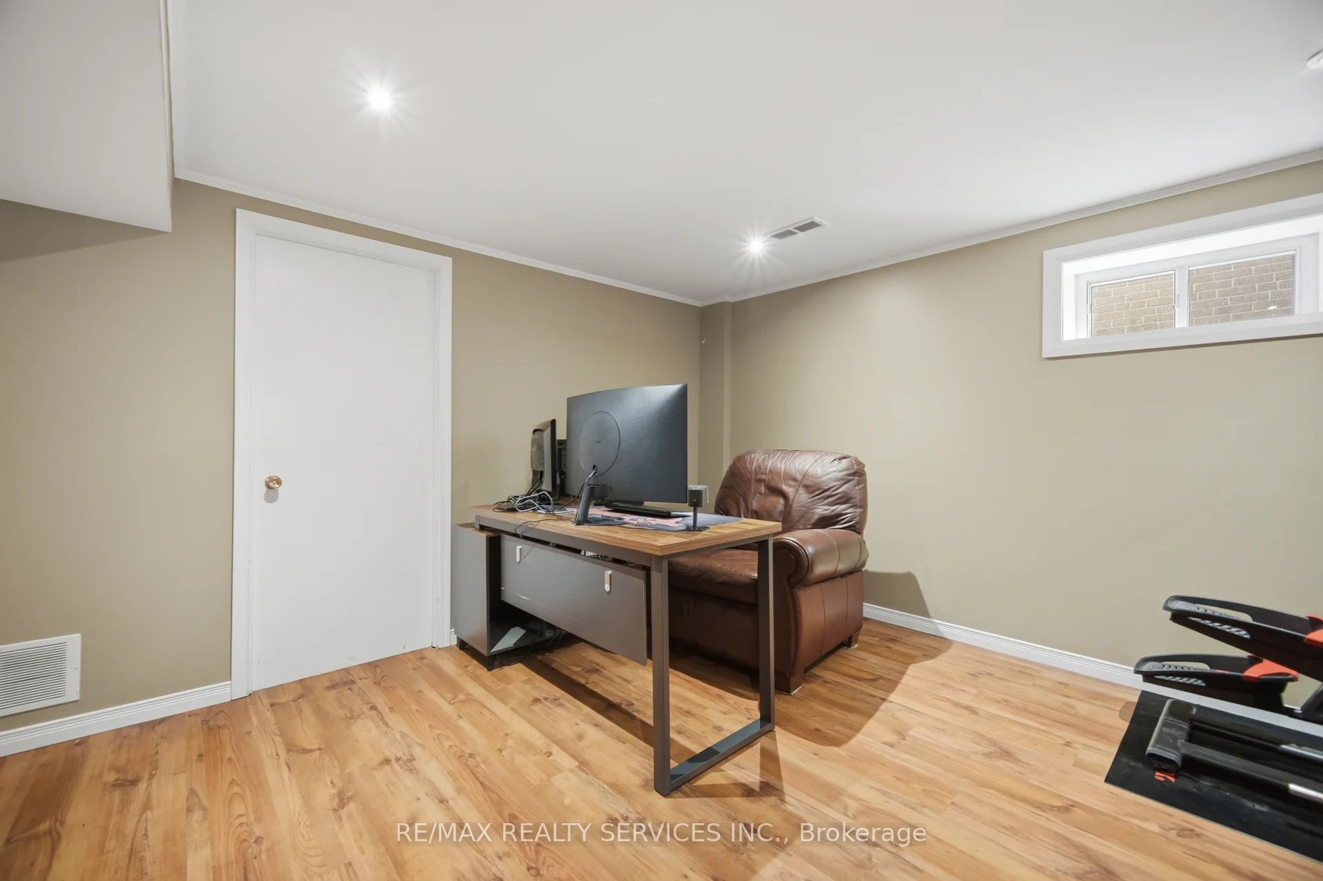 43 Melville Crescent Property Photo 35