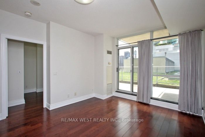 225 Webb Drive 903 Property Photo 14